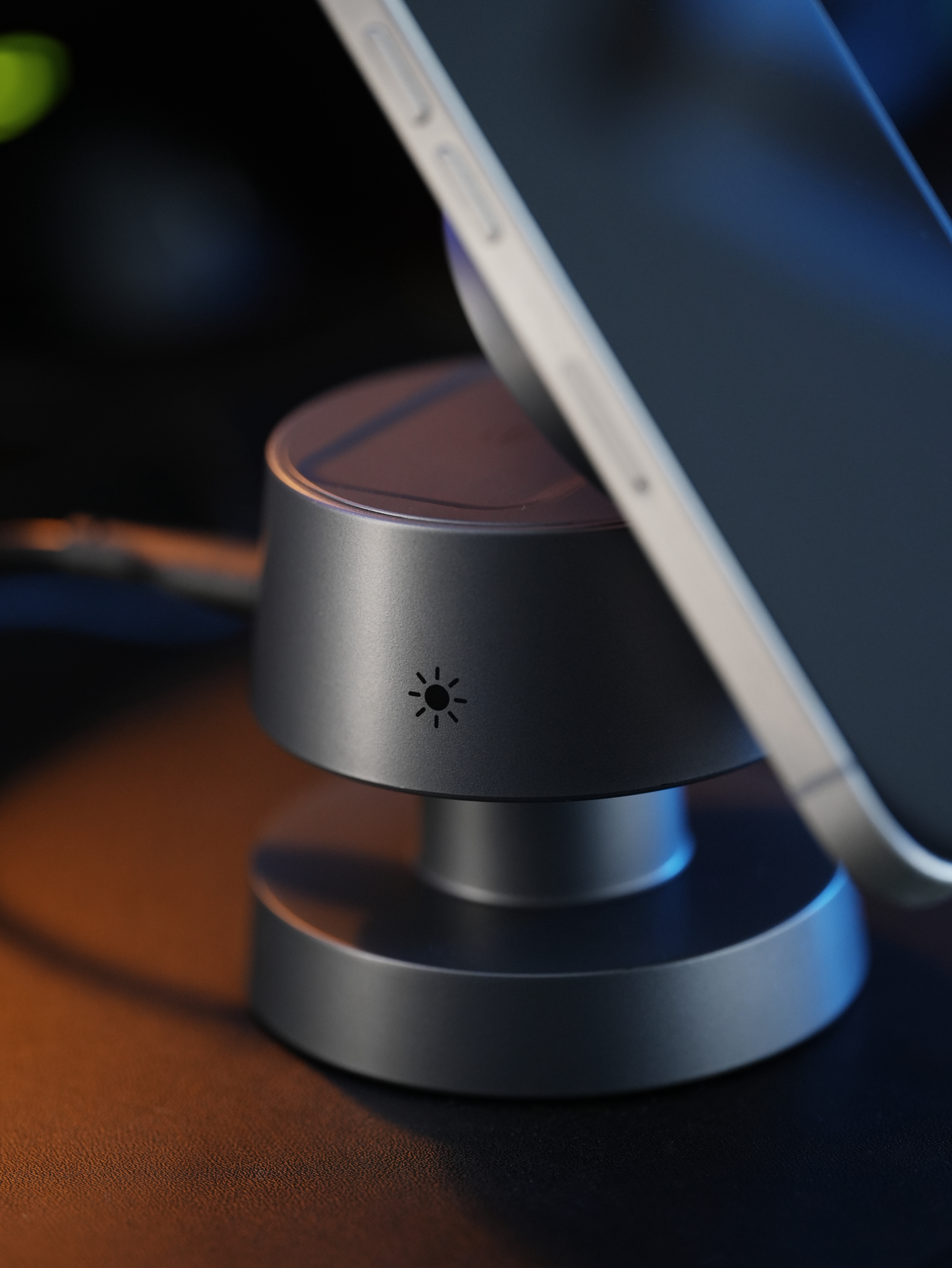 Three in one wireless charging，Mushroom lamp wireless charging，wireless charger ，Multifunctional wireless charging，