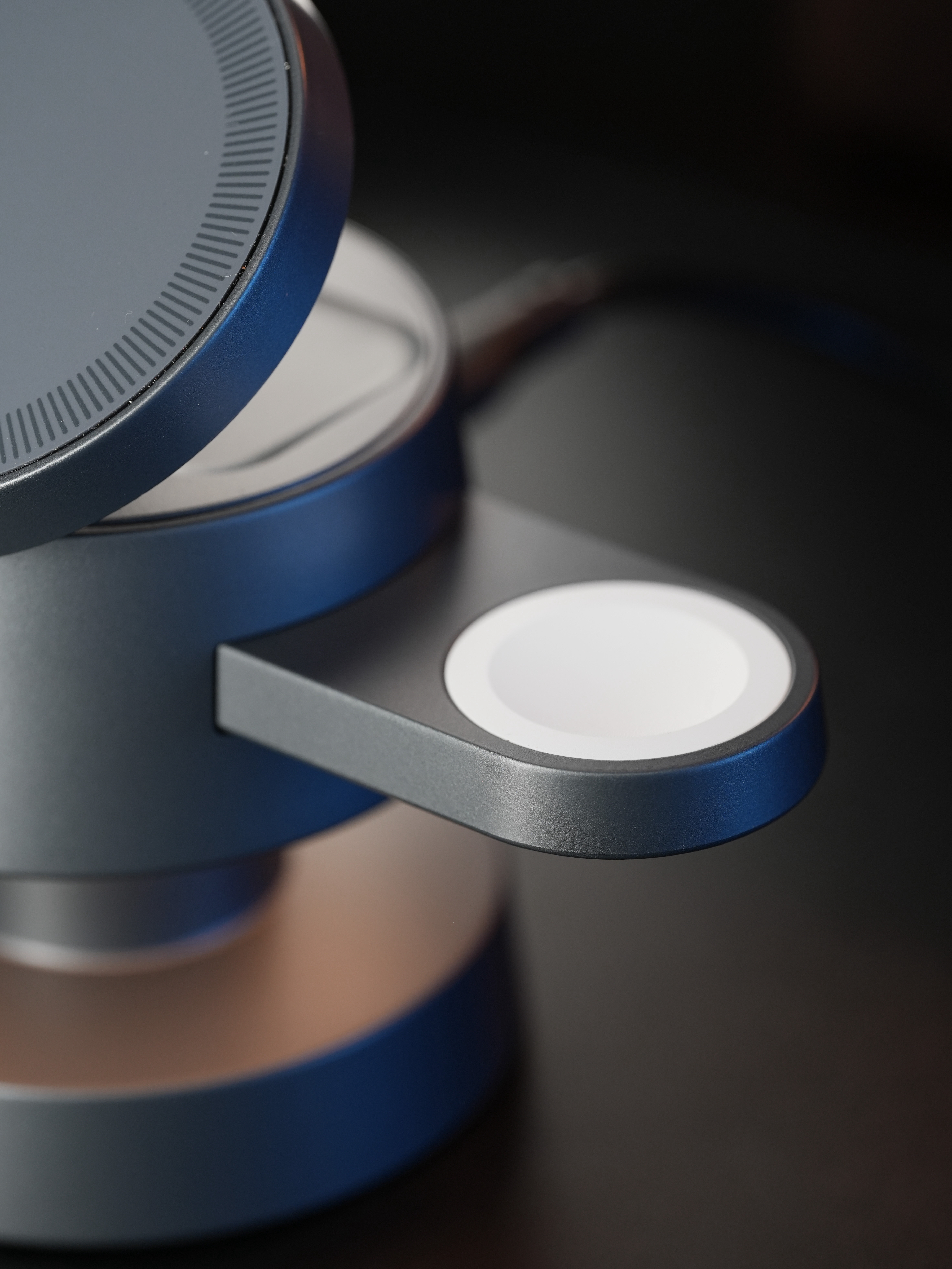 Three in one wireless charging，Mushroom lamp wireless charging，wireless charger ，Multifunctional wireless charging，