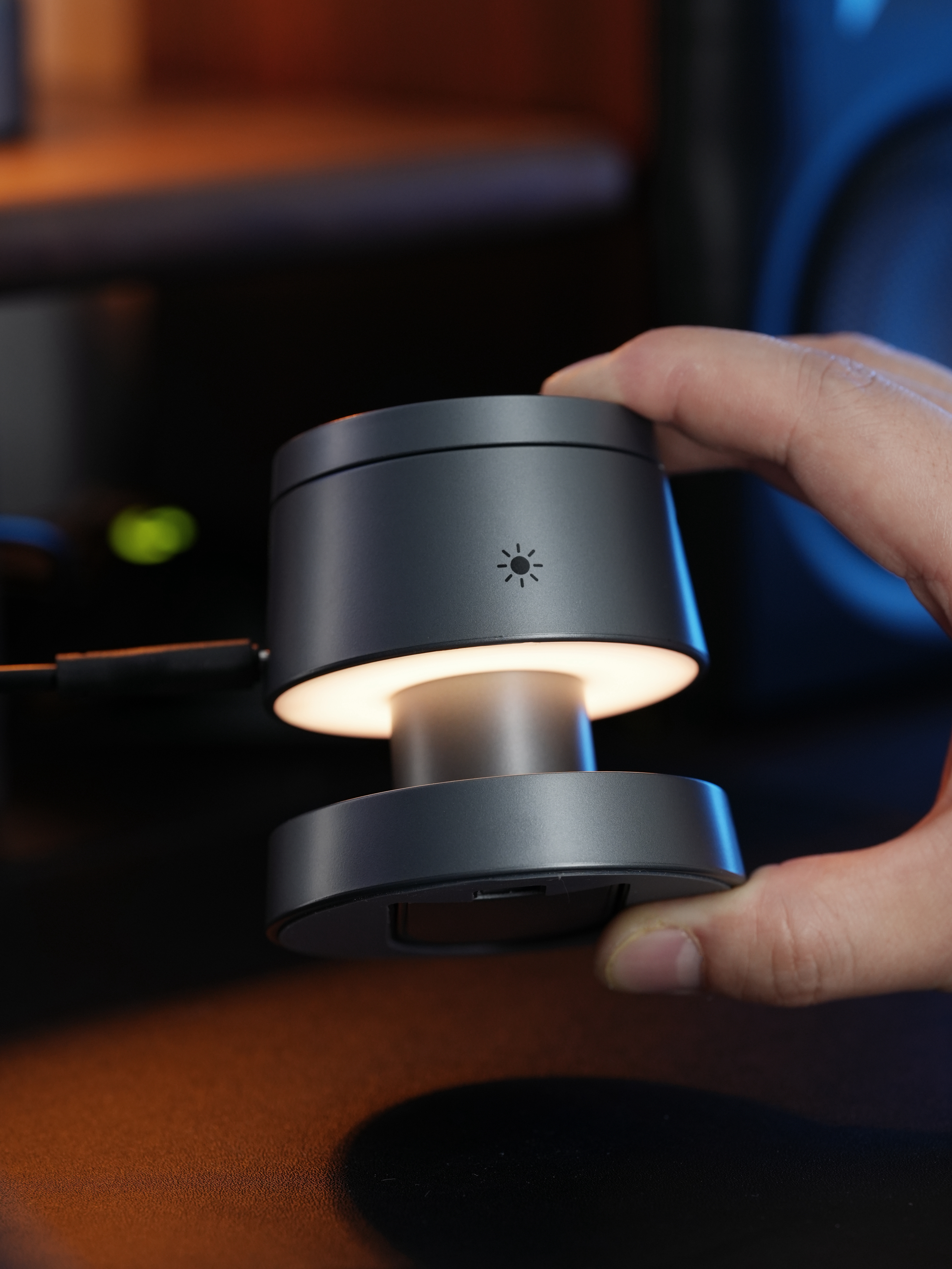 Three in one wireless charging，Mushroom lamp wireless charging，wireless charger ，Multifunctional wireless charging，