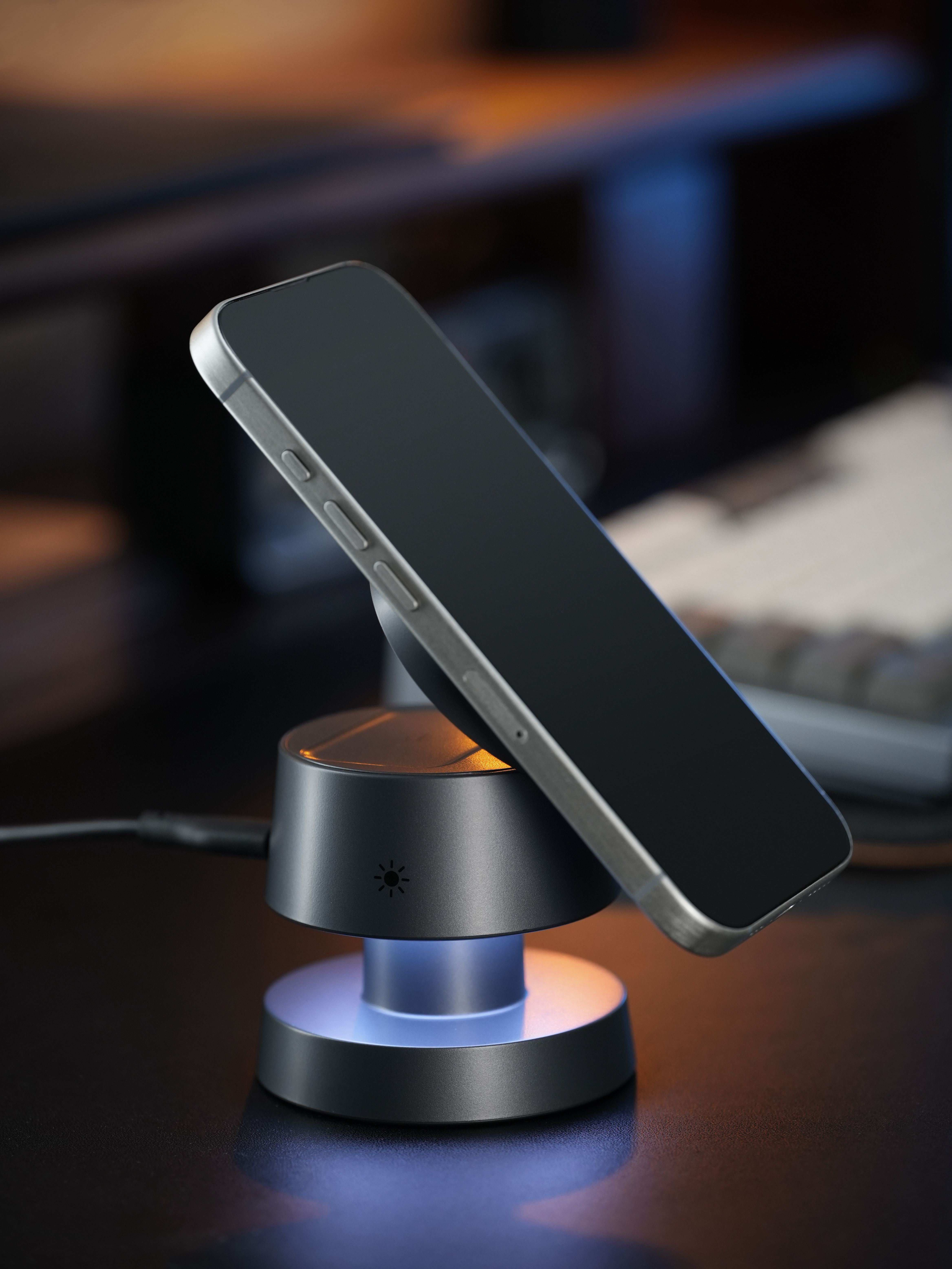 Three in one wireless charging，Mushroom lamp wireless charging，wireless charger ，Multifunctional wireless charging，