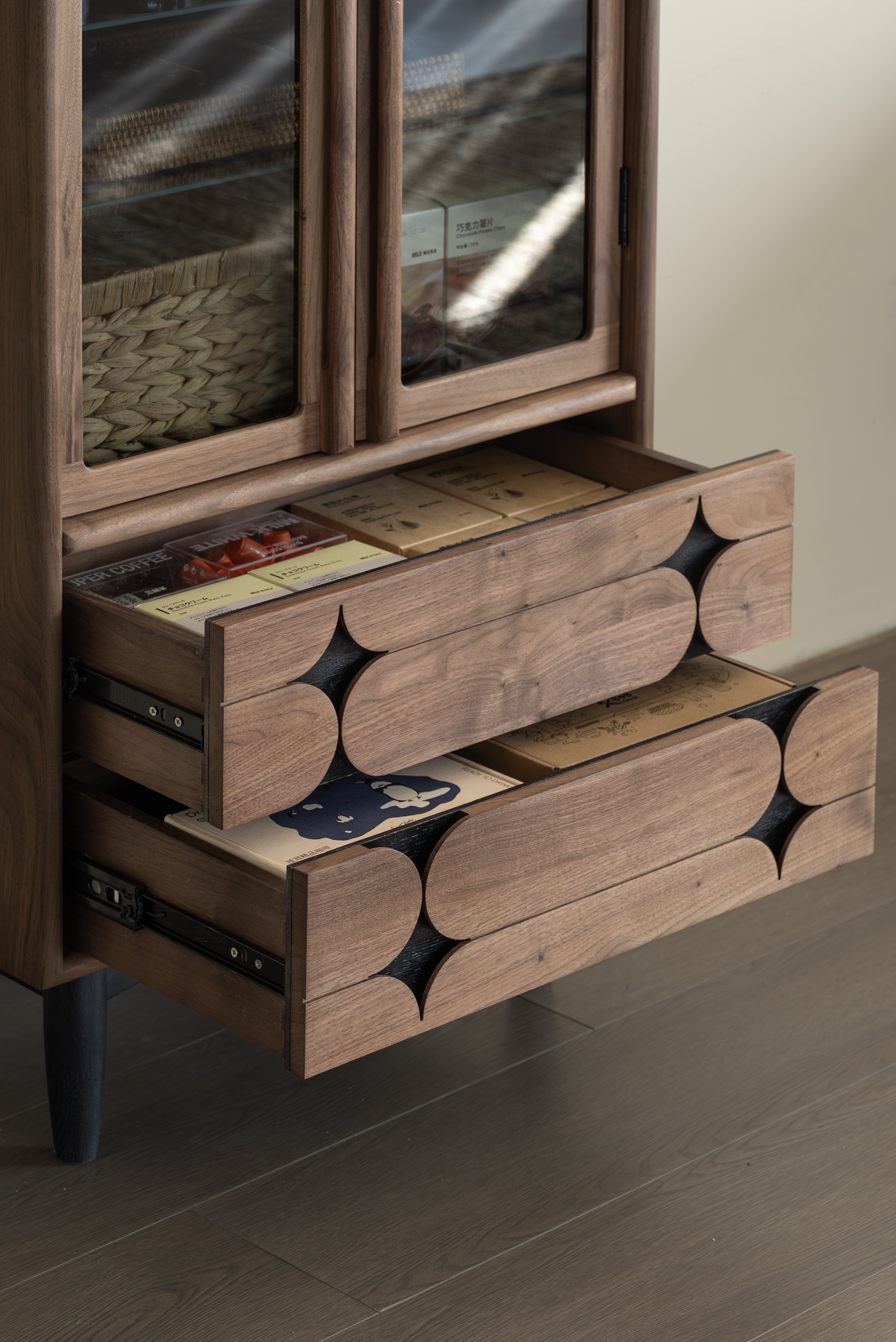 Original design，furniture design ，Residential Furniture，Solid wood furniture，Black walnut furniture，Side cabinet，