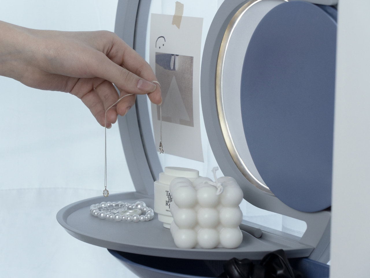 Smart home，Bedside lamp，Sleeping aids products，Life aesthetics，Storage design，