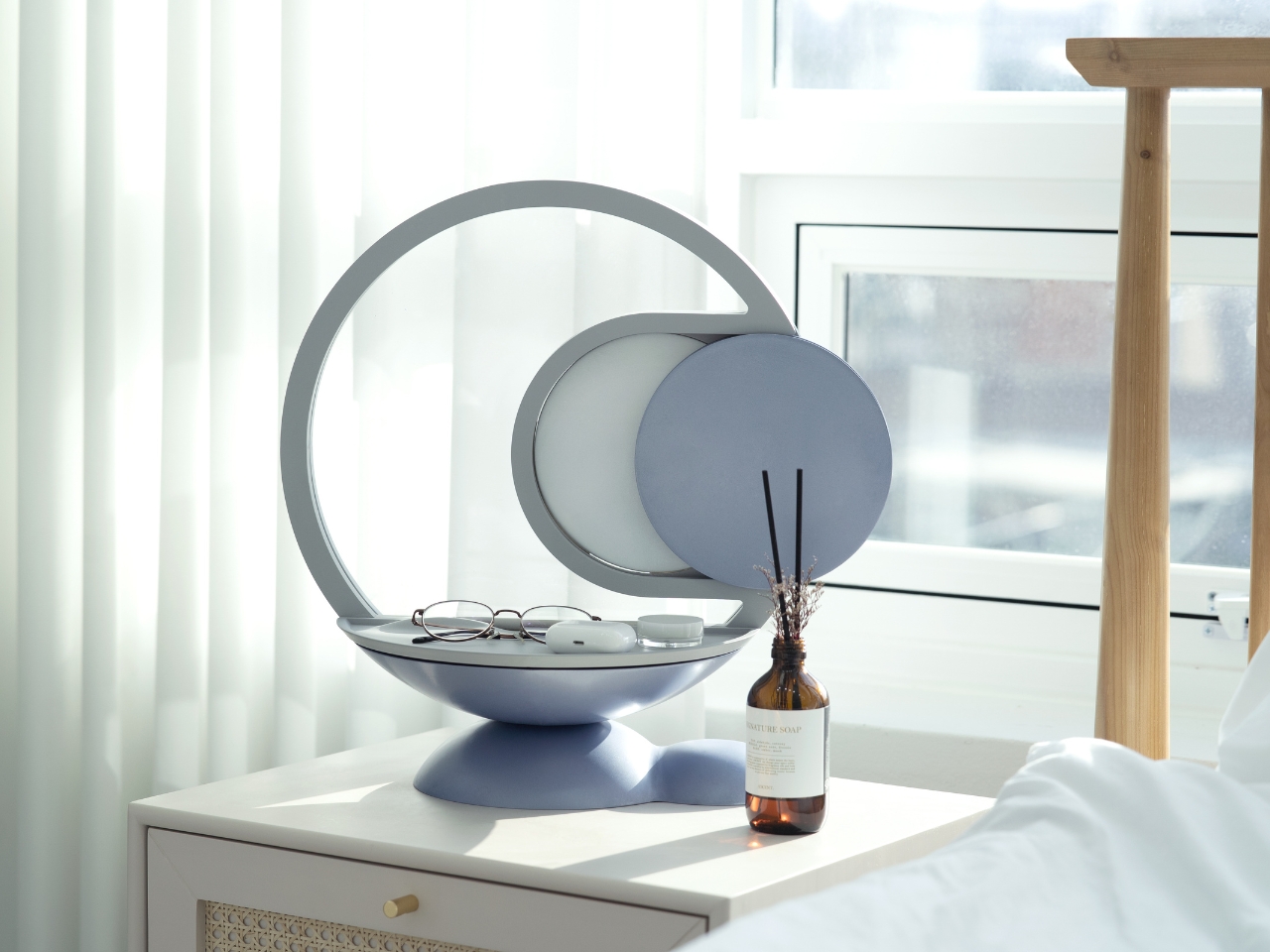 Smart home，Bedside lamp，Sleeping aids products，Life aesthetics，Storage design，