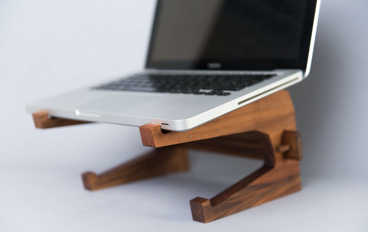 notebook，Bracket，computer，Log，natural，dissipate heat，