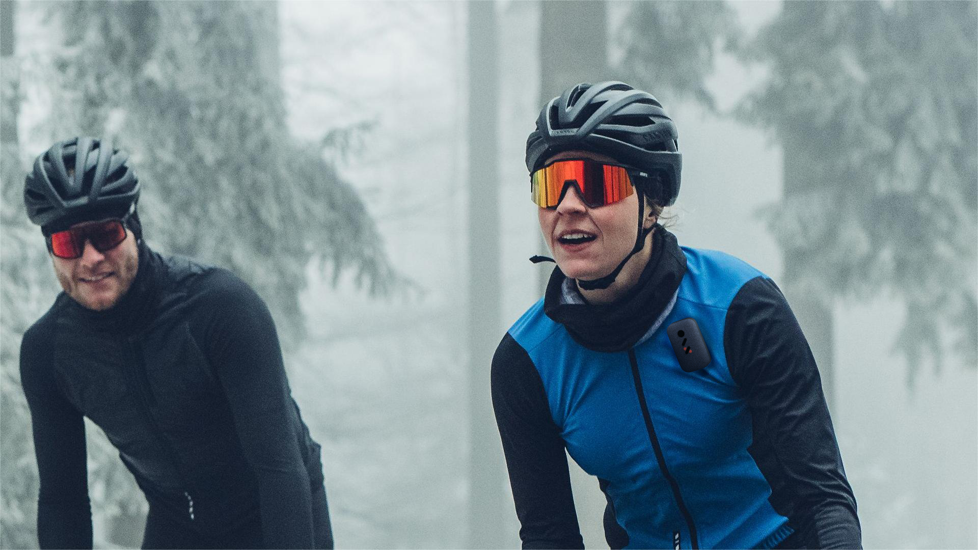 outdoors，loudspeaker box，