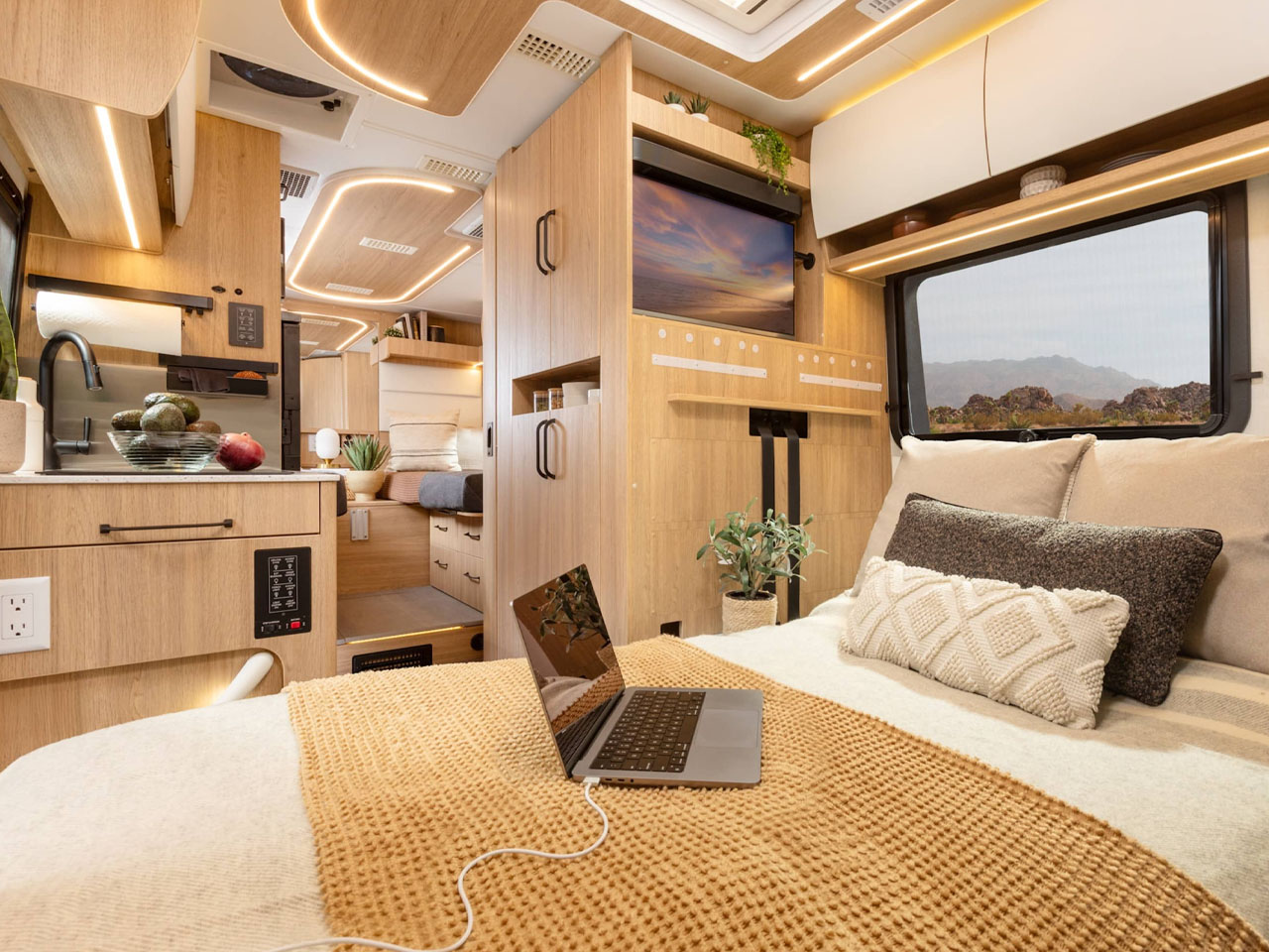 vehicle，automobile，Touring car，Unity TBX，