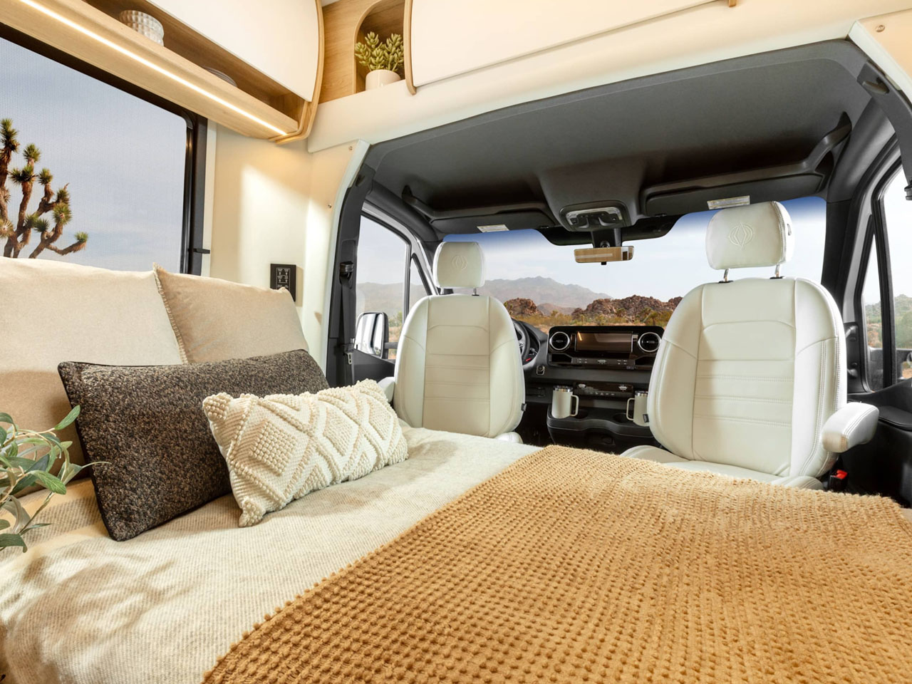 vehicle，automobile，Touring car，Unity TBX，