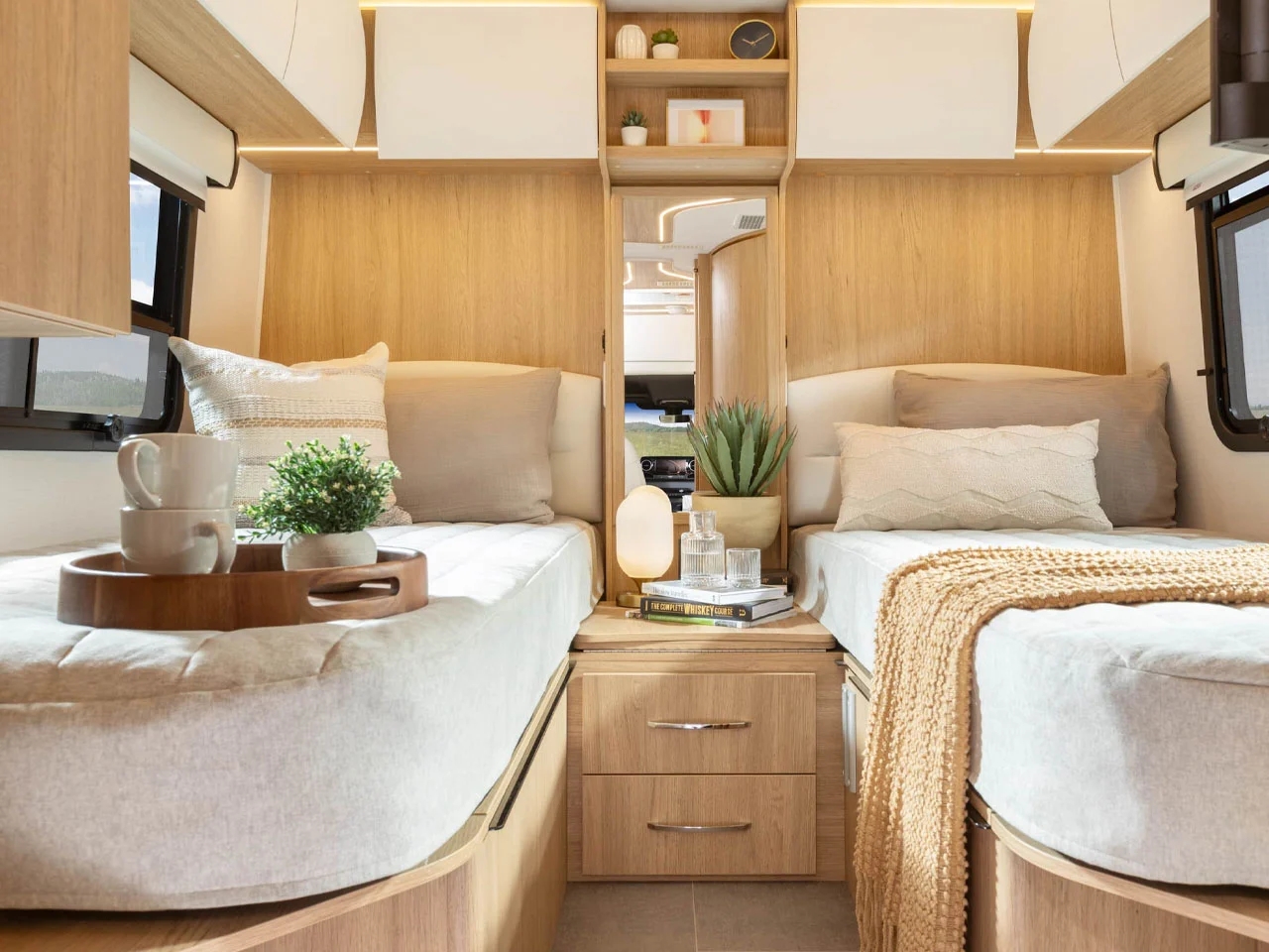 vehicle，automobile，Touring car，Unity TBX，