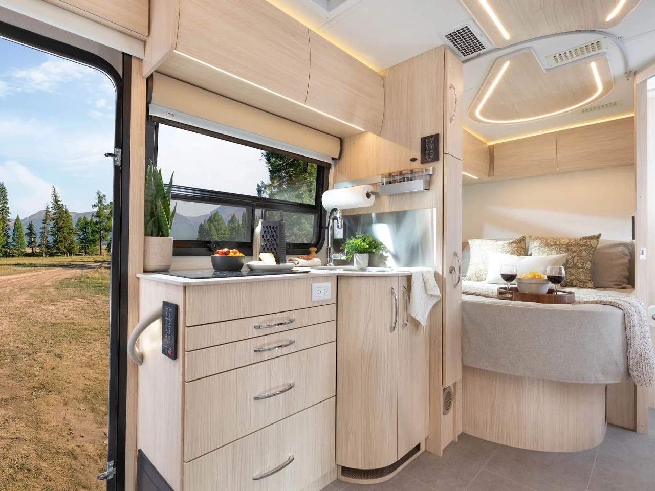 vehicle，automobile，Touring car，Unity TBX，