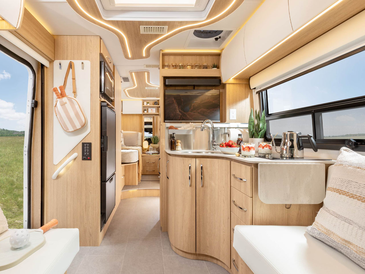 vehicle，automobile，Touring car，Unity TBX，