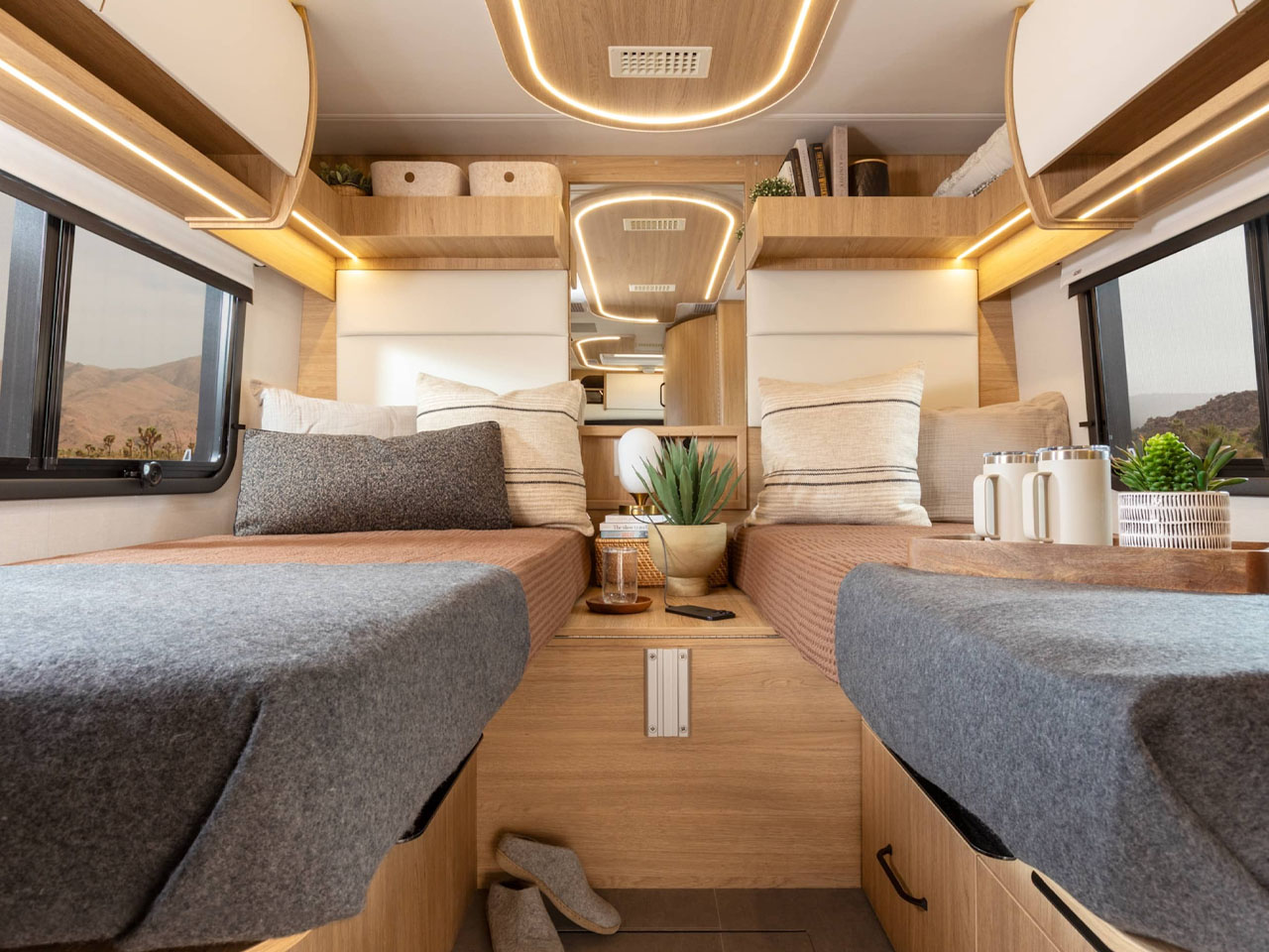 vehicle，automobile，Touring car，Unity TBX，