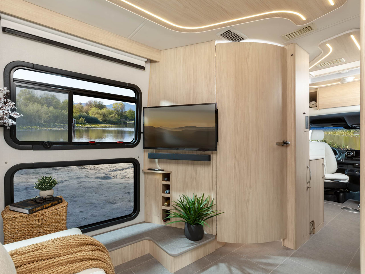 vehicle，automobile，Touring car，Unity TBX，