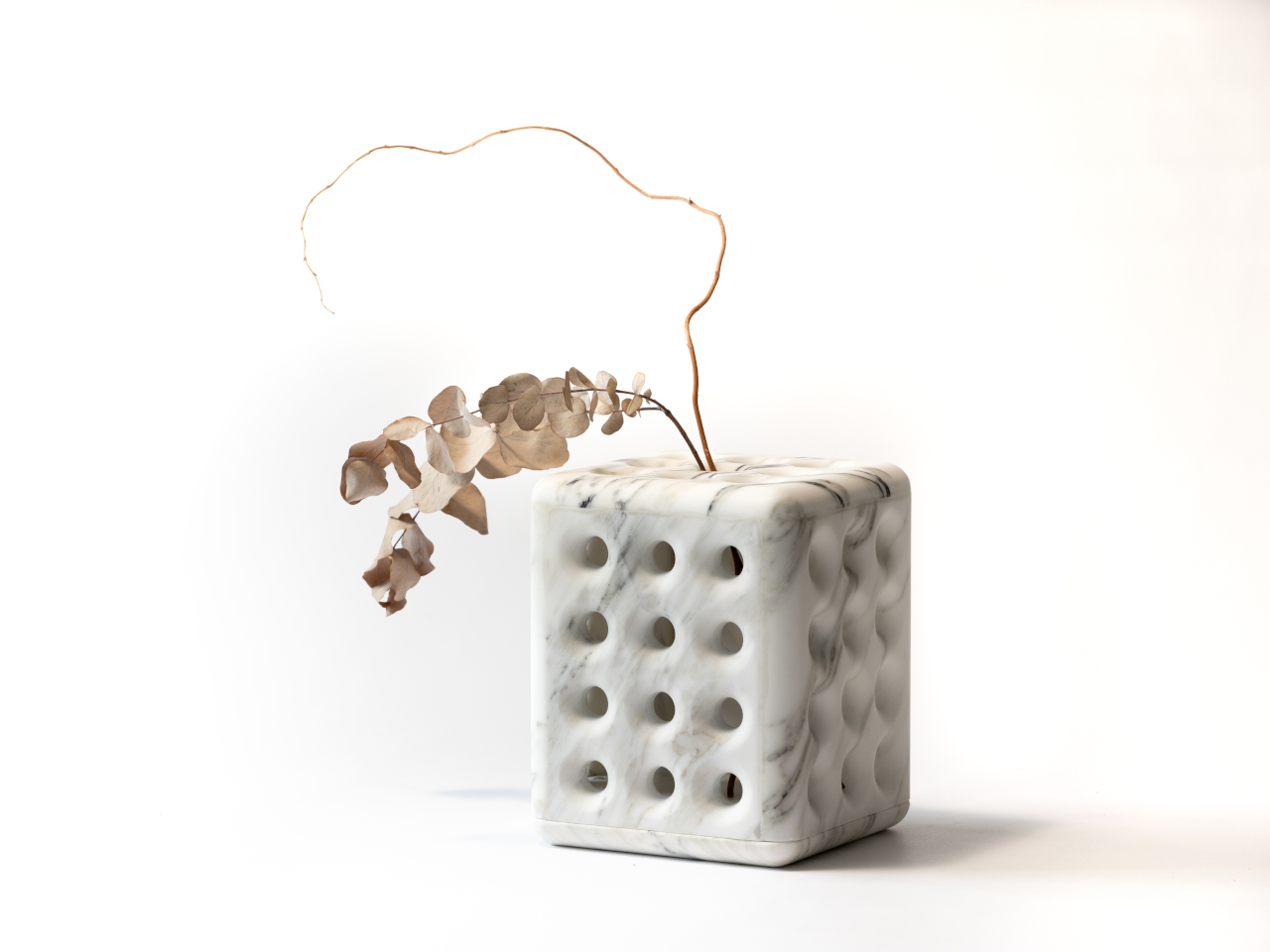 ZEROS，Perforated marble，Light and Shadow Art，Minimalist ornaments，marble decoration，