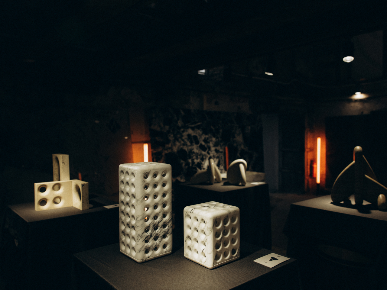 ZEROS，Perforated marble，Light and Shadow Art，Minimalist ornaments，marble decoration，