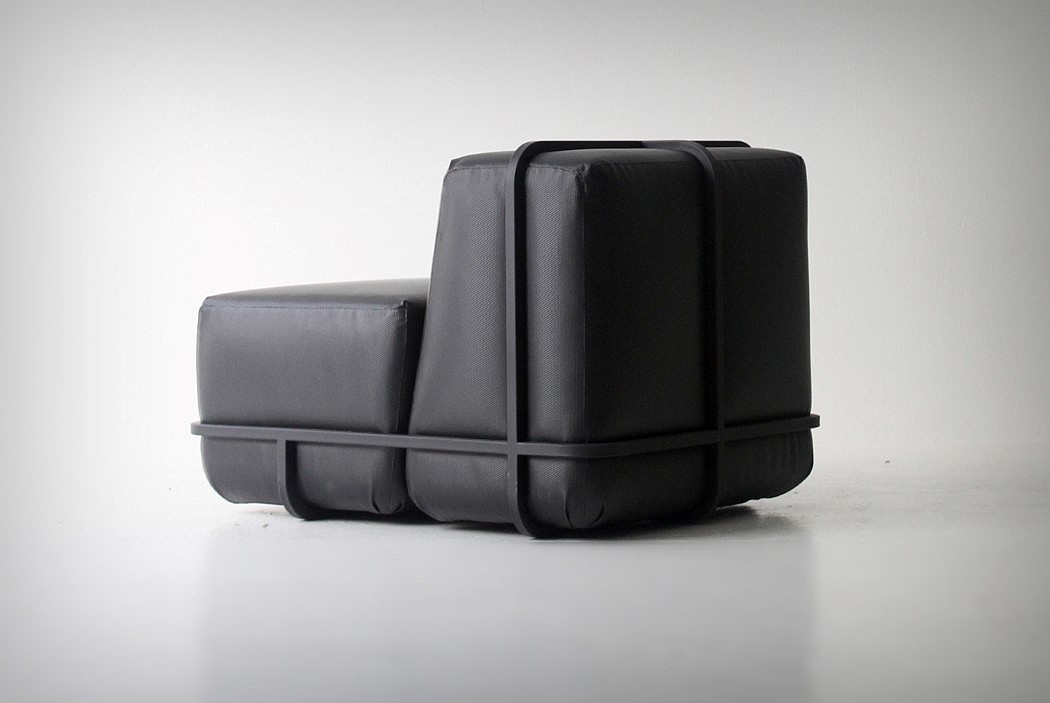 sofa，black，comfortable，