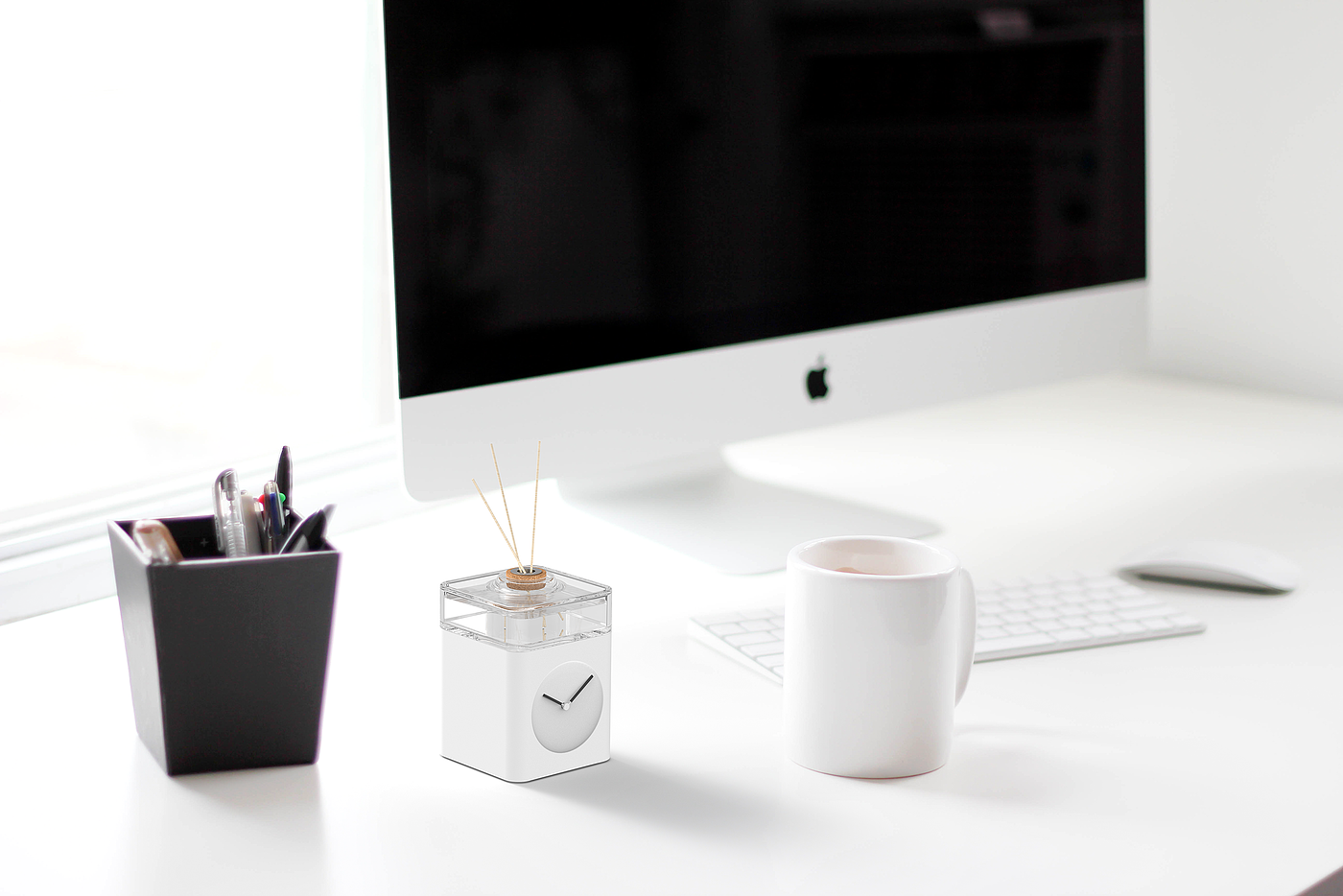 Clock，Incense bottle，