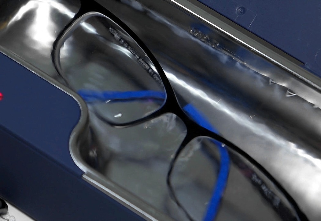 clean，clean，glasses，