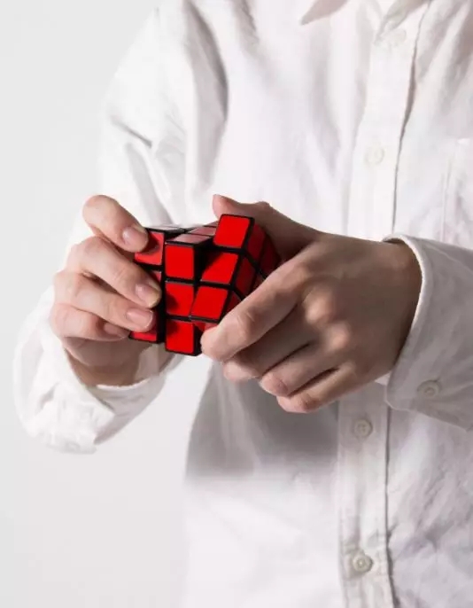 patch，calendar，Paper，trash can，Rubik's Cube，Stationery，