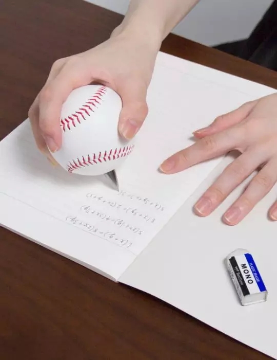 patch，calendar，Paper，trash can，Rubik's Cube，Stationery，