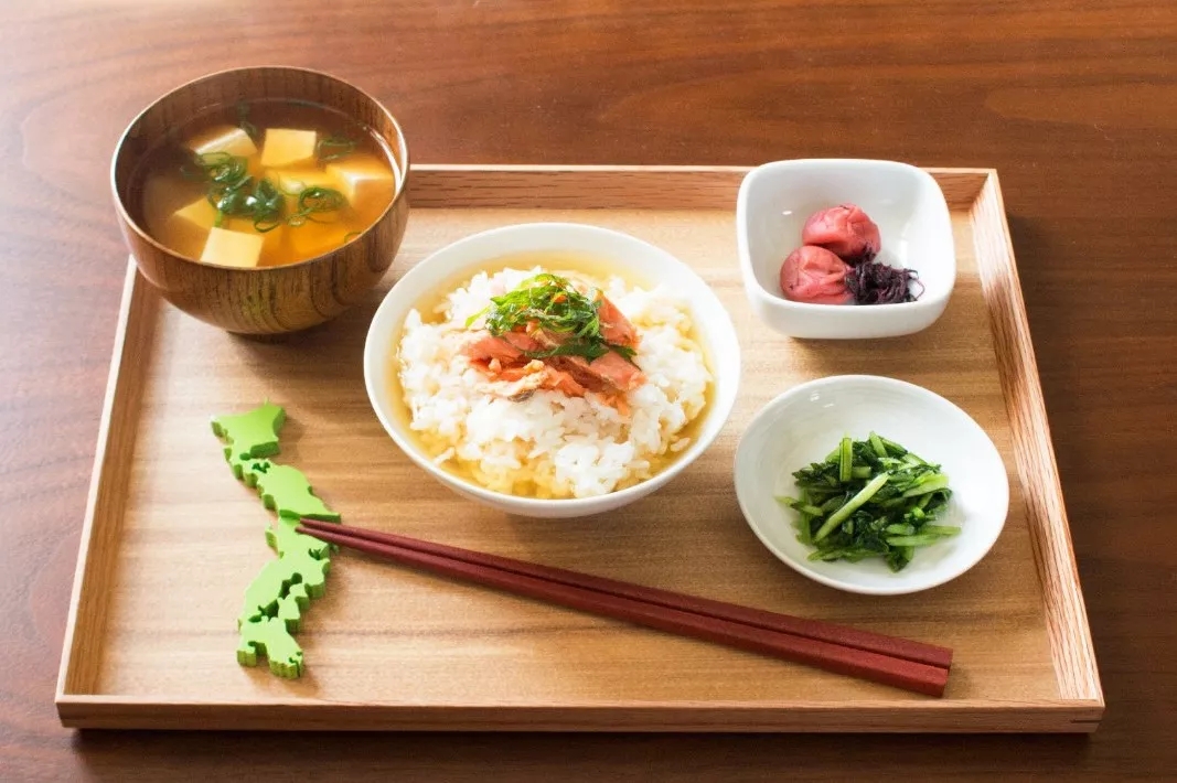 patch，calendar，Paper，trash can，Rubik's Cube，Stationery，