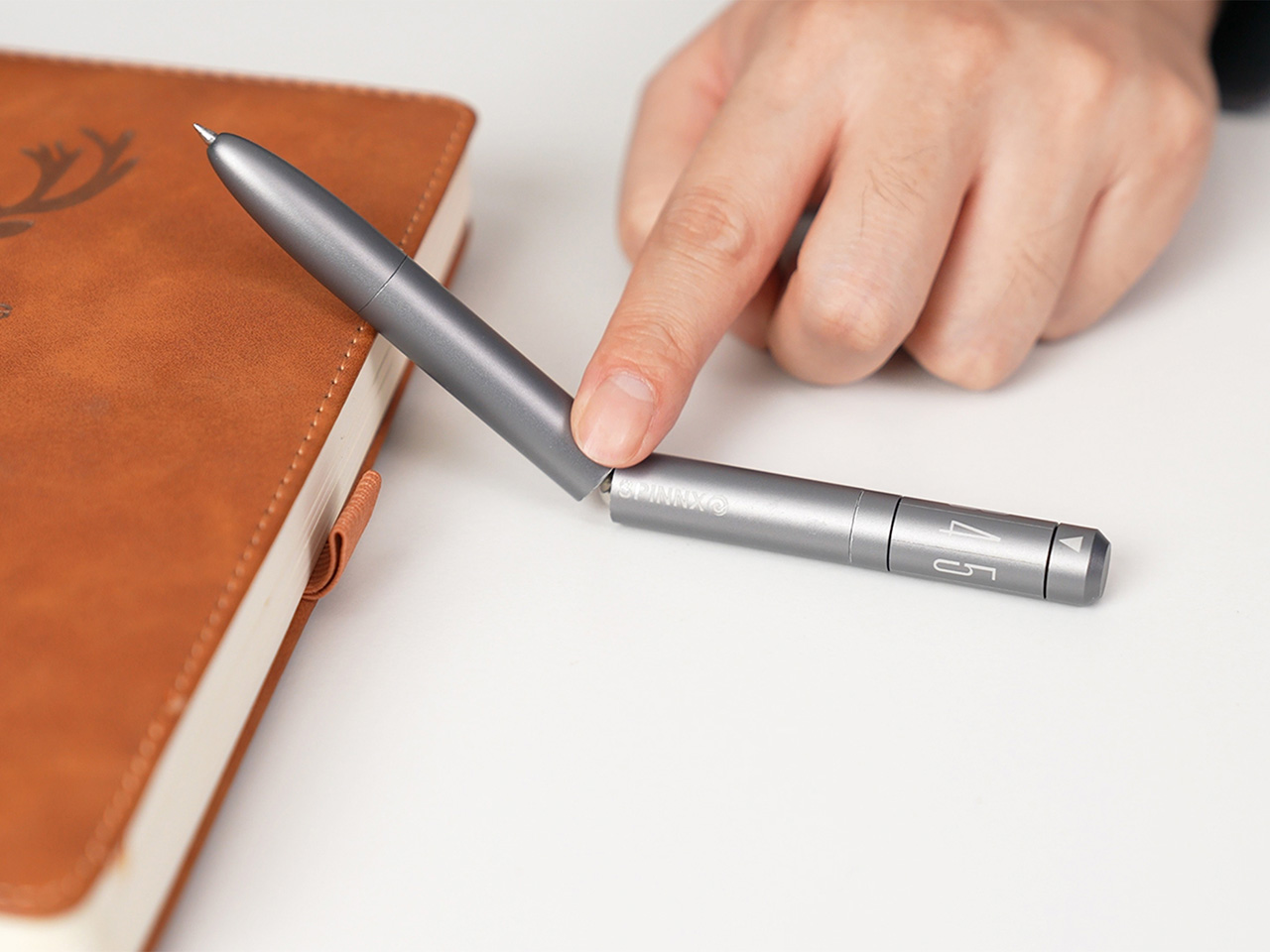 Decompression pen，titanium alloy，SPINNX，Aviation Class，EDC pen，