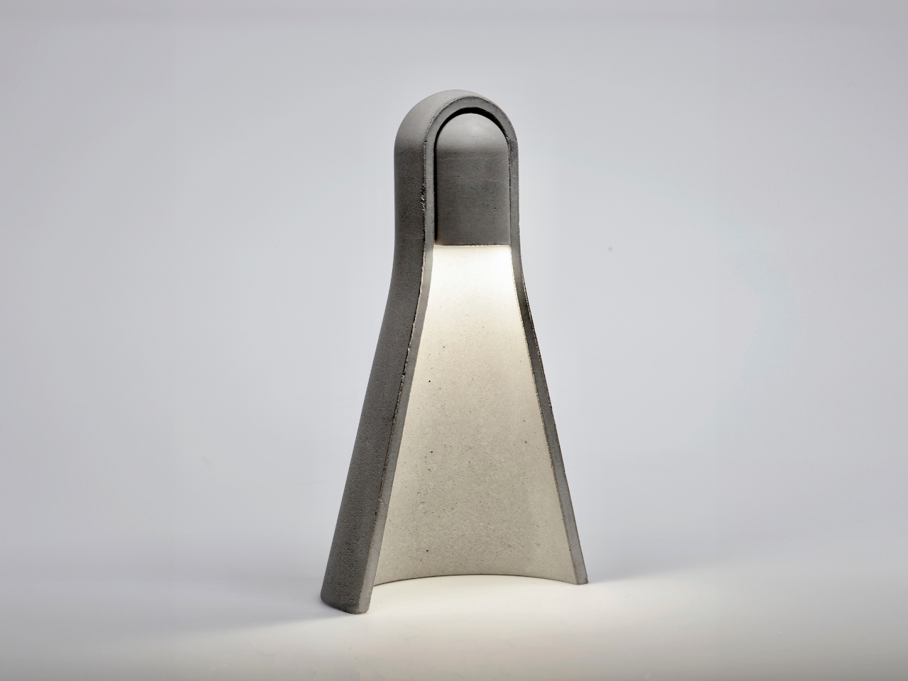 Mikka Table Lamp，concrete，Creative lamps，Non-coarse wild wind furniture，