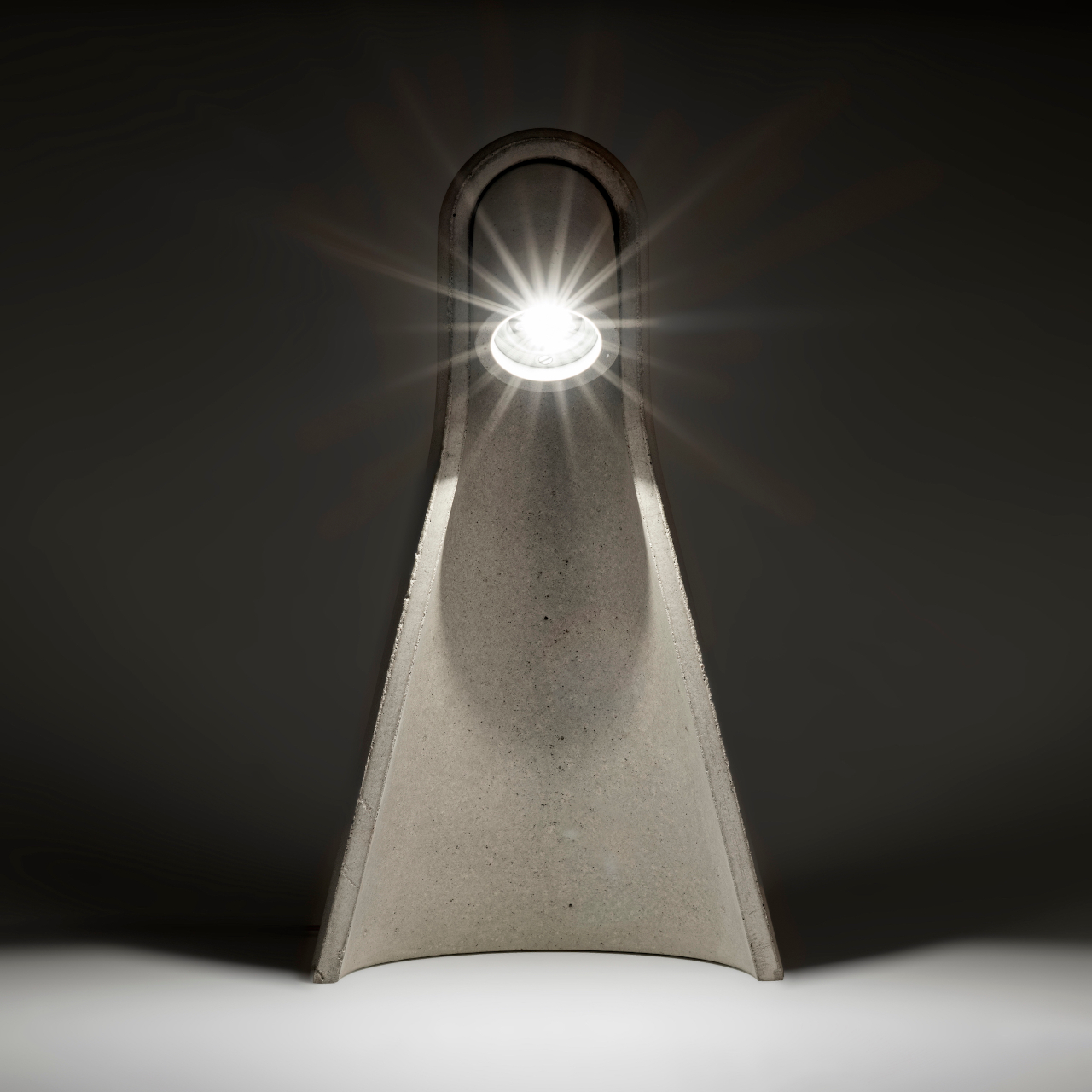 Mikka Table Lamp，concrete，Creative lamps，Non-coarse wild wind furniture，