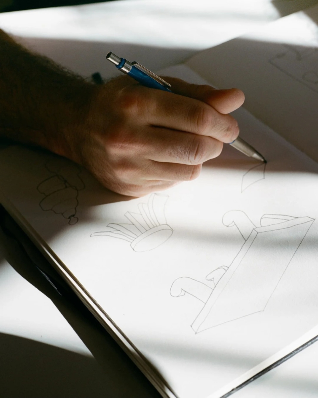 Barefoot Collection，Creative furniture，Barcelona，Solid wood furniture，Coffee table，