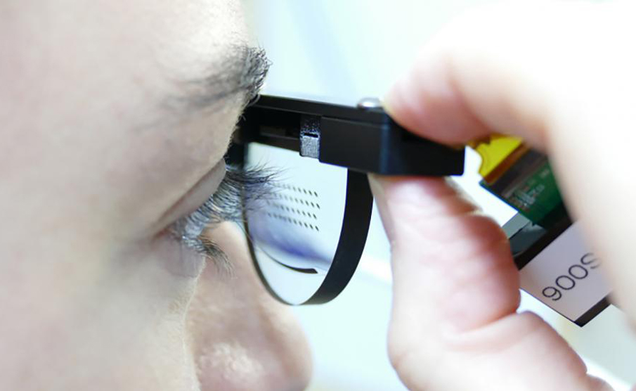 Sports product design，Football helmet，Helmet design，Product Solutions，Product design innovation，Application of innovative technology，Application of AR Technology，Application of HUD Technology，