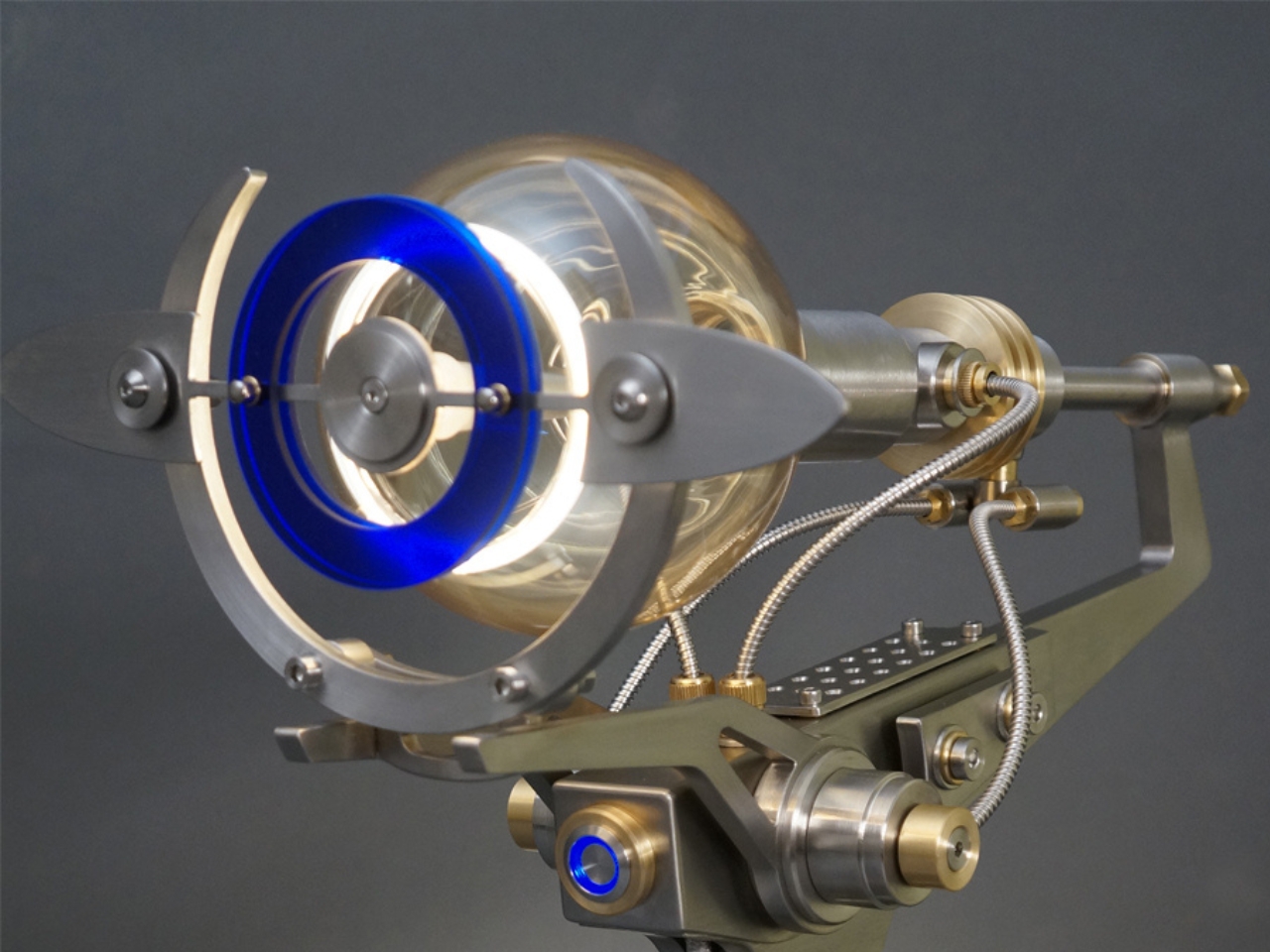 ML15 Helios，Limited edition，Metal Sculpture Lamp，Art installation，M.A.D.Gallery，