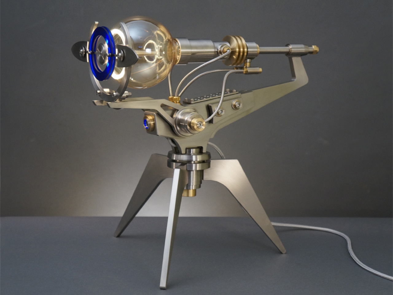 ML15 Helios，Limited edition，Metal Sculpture Lamp，Art installation，M.A.D.Gallery，