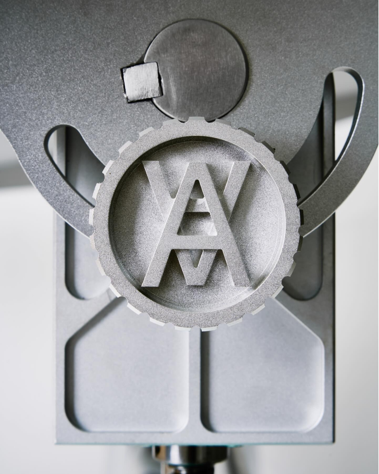 CNC Aluminum，Backlit drawing table，CALIPER，Brass gear，Art work，