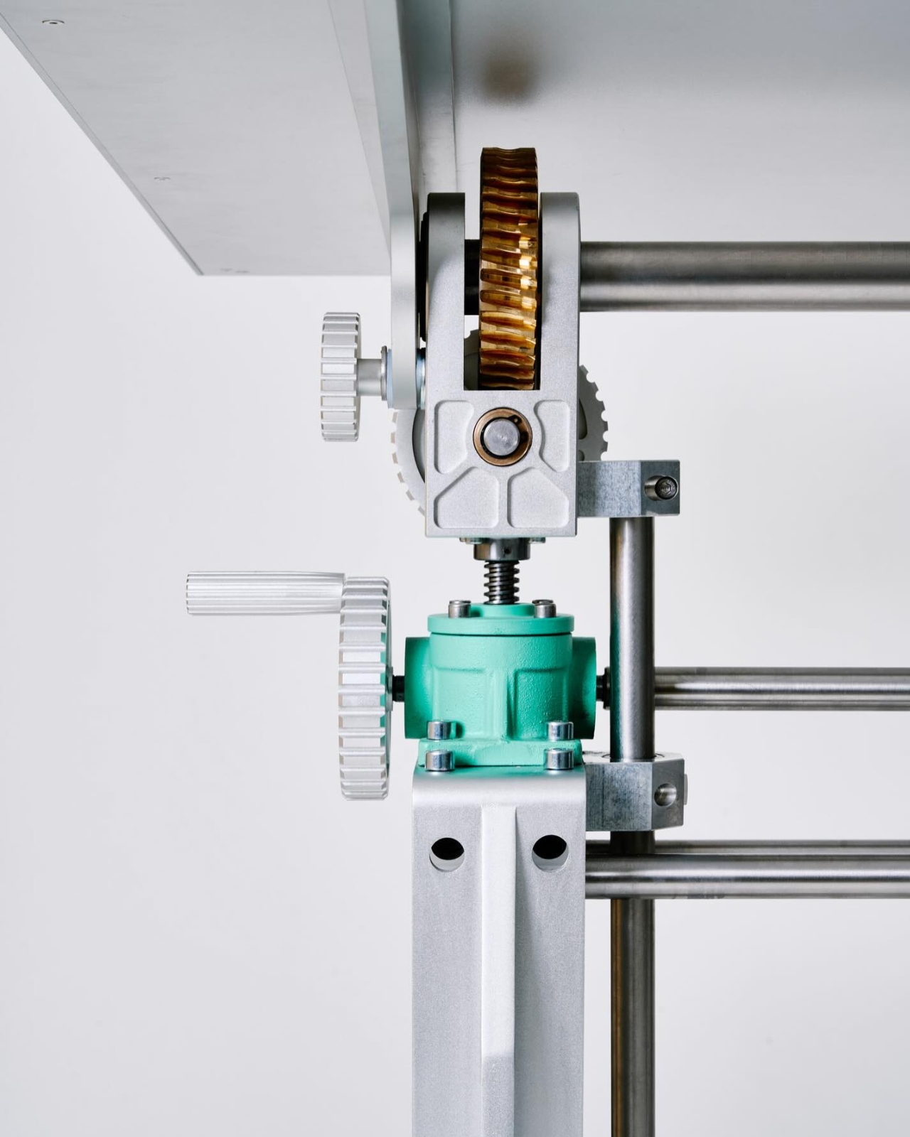 CNC Aluminum，Backlit drawing table，CALIPER，Brass gear，Art work，