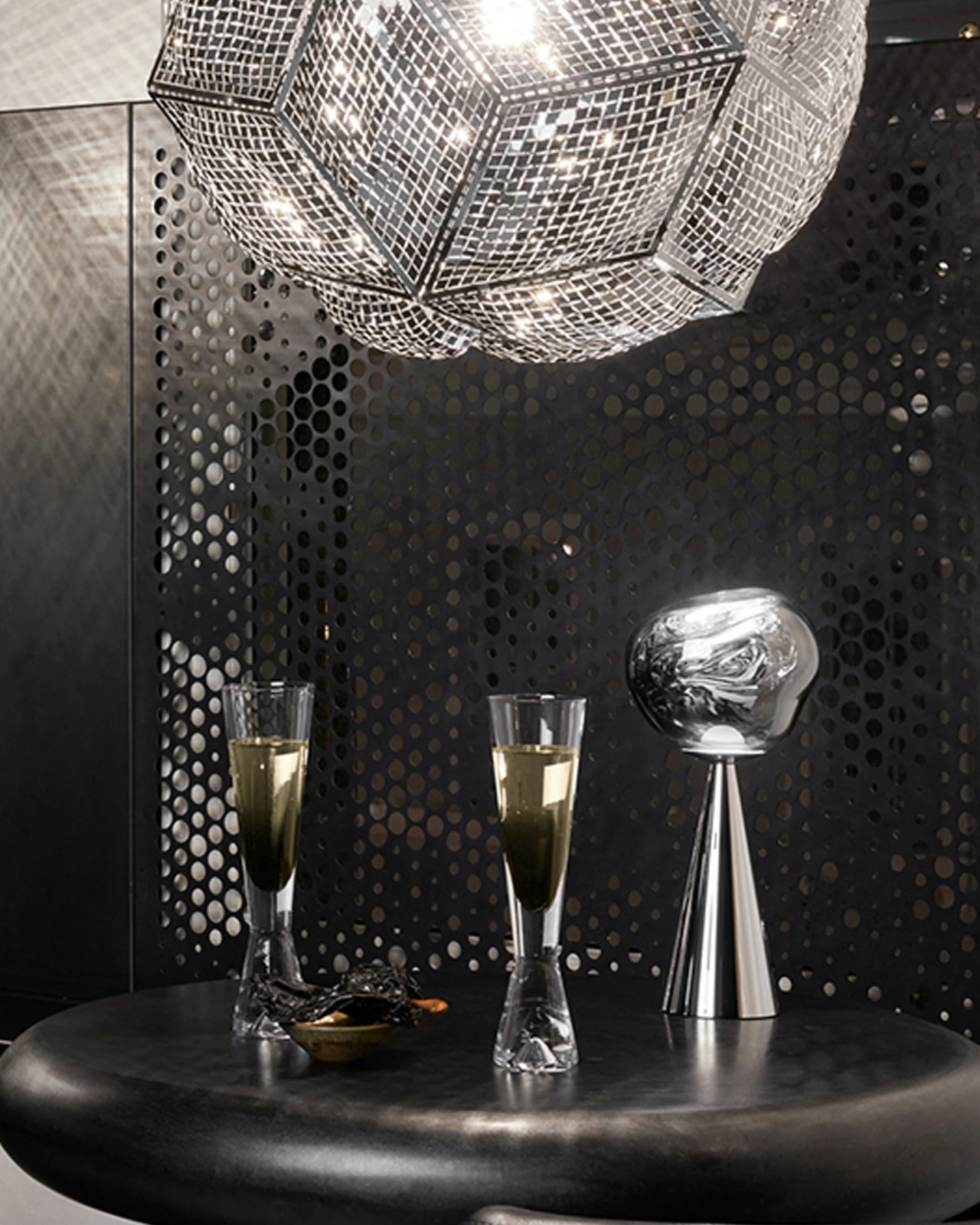 Wireless charging，Fused metal texture lamps，Tom Dixon，Atmosphere lamp，vacuum metallization，