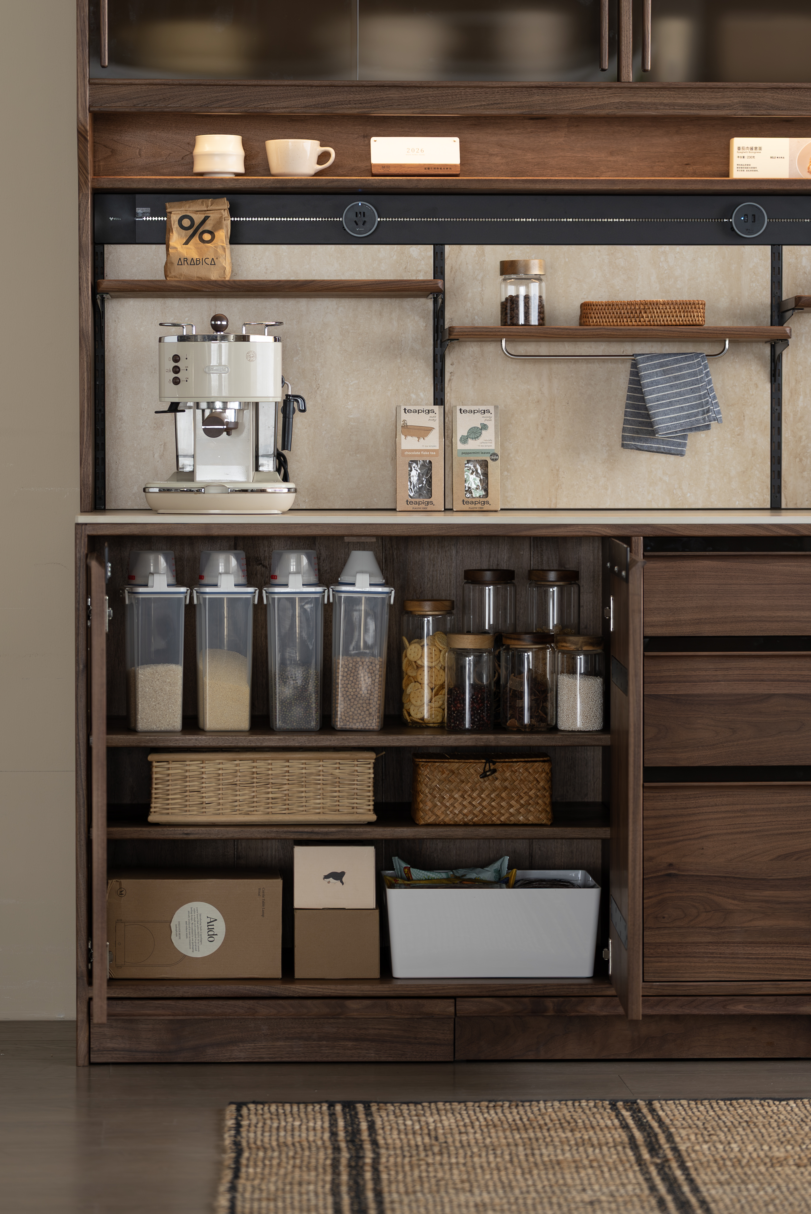 Sideboard，furniture design ，Residential Furniture，Solid wood furniture，Original design，Black walnut furniture，