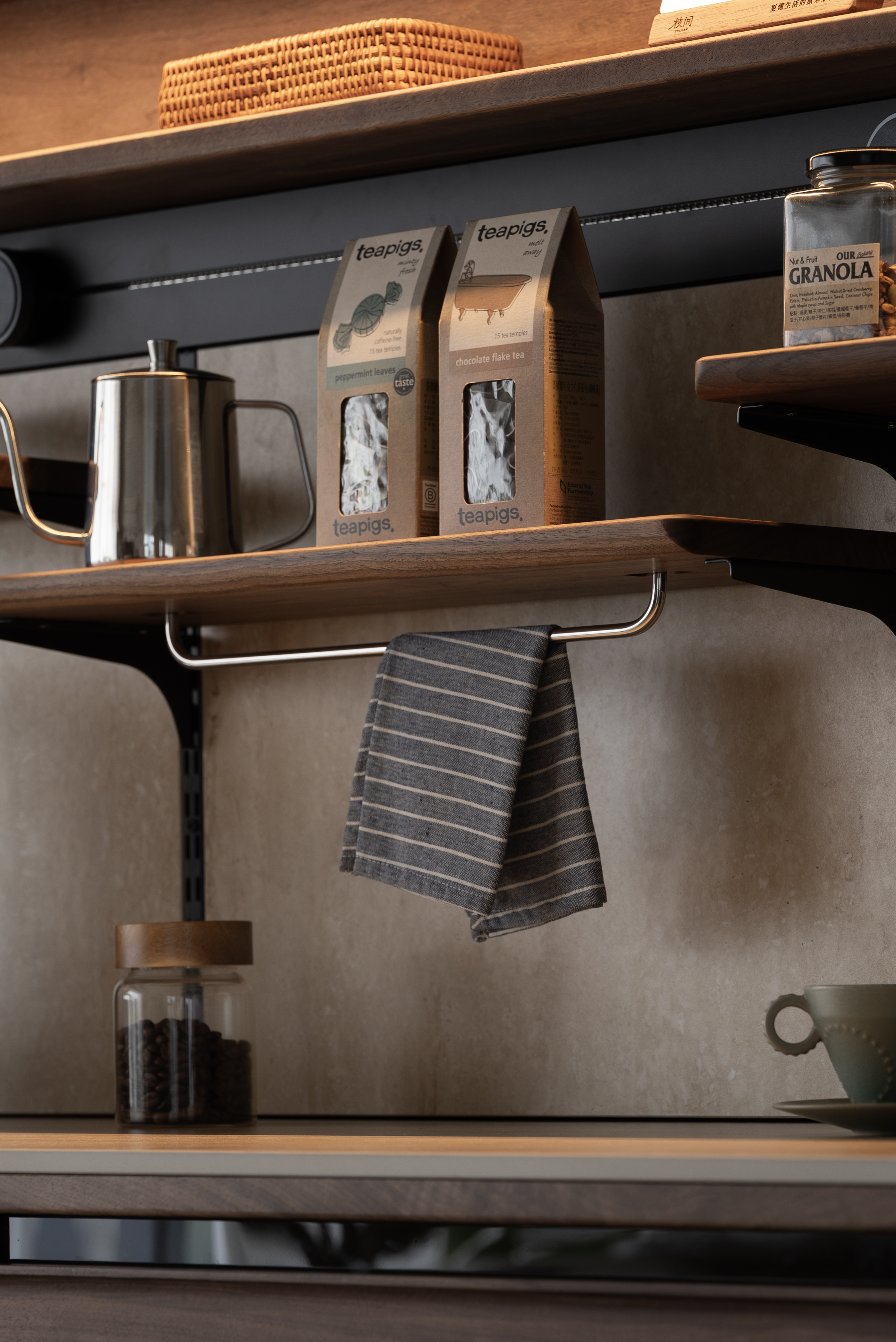 Sideboard，furniture design ，Residential Furniture，Solid wood furniture，Original design，Black walnut furniture，