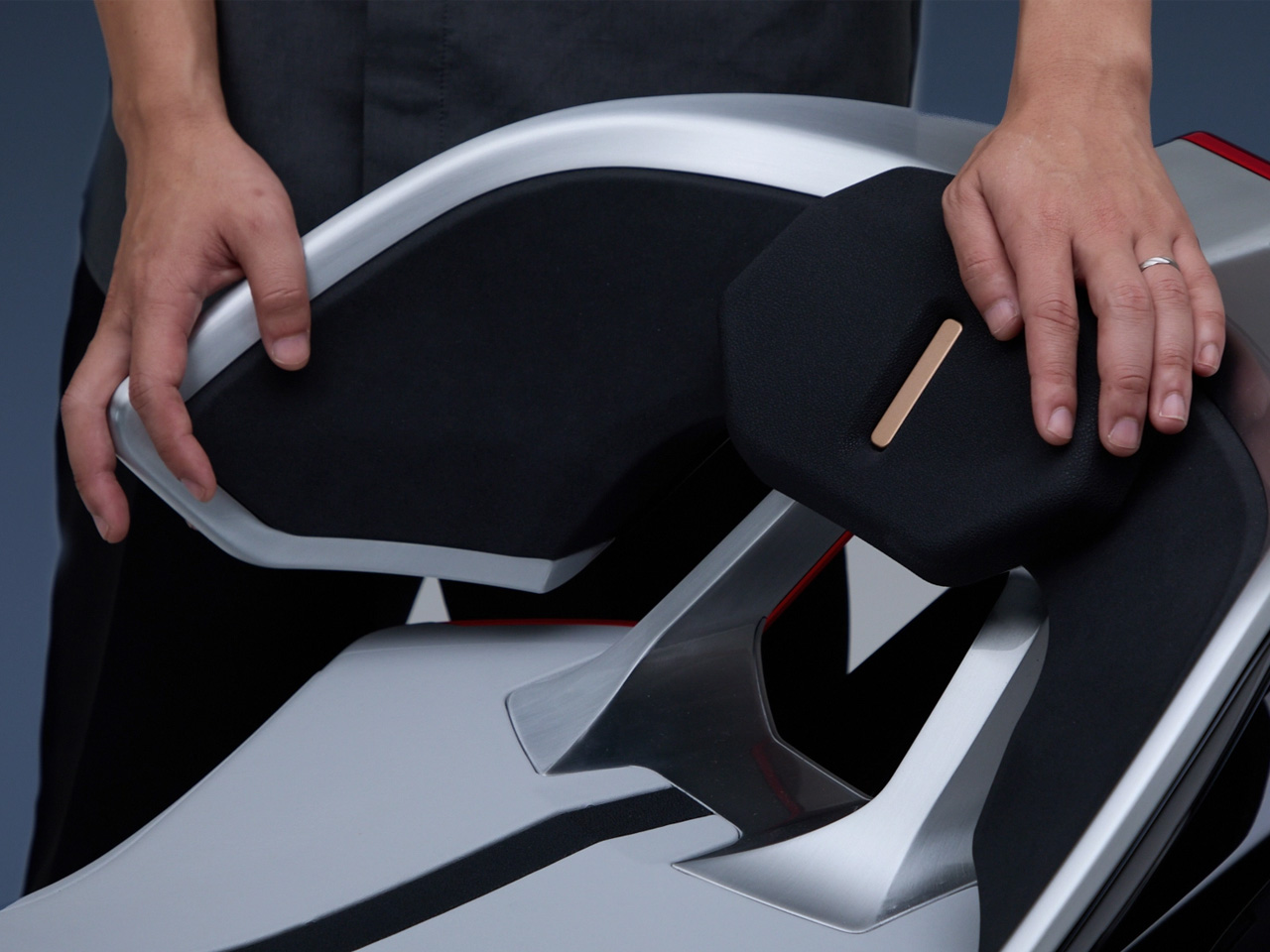 vehicle，Electric motorcycle，conceptual design，originality，