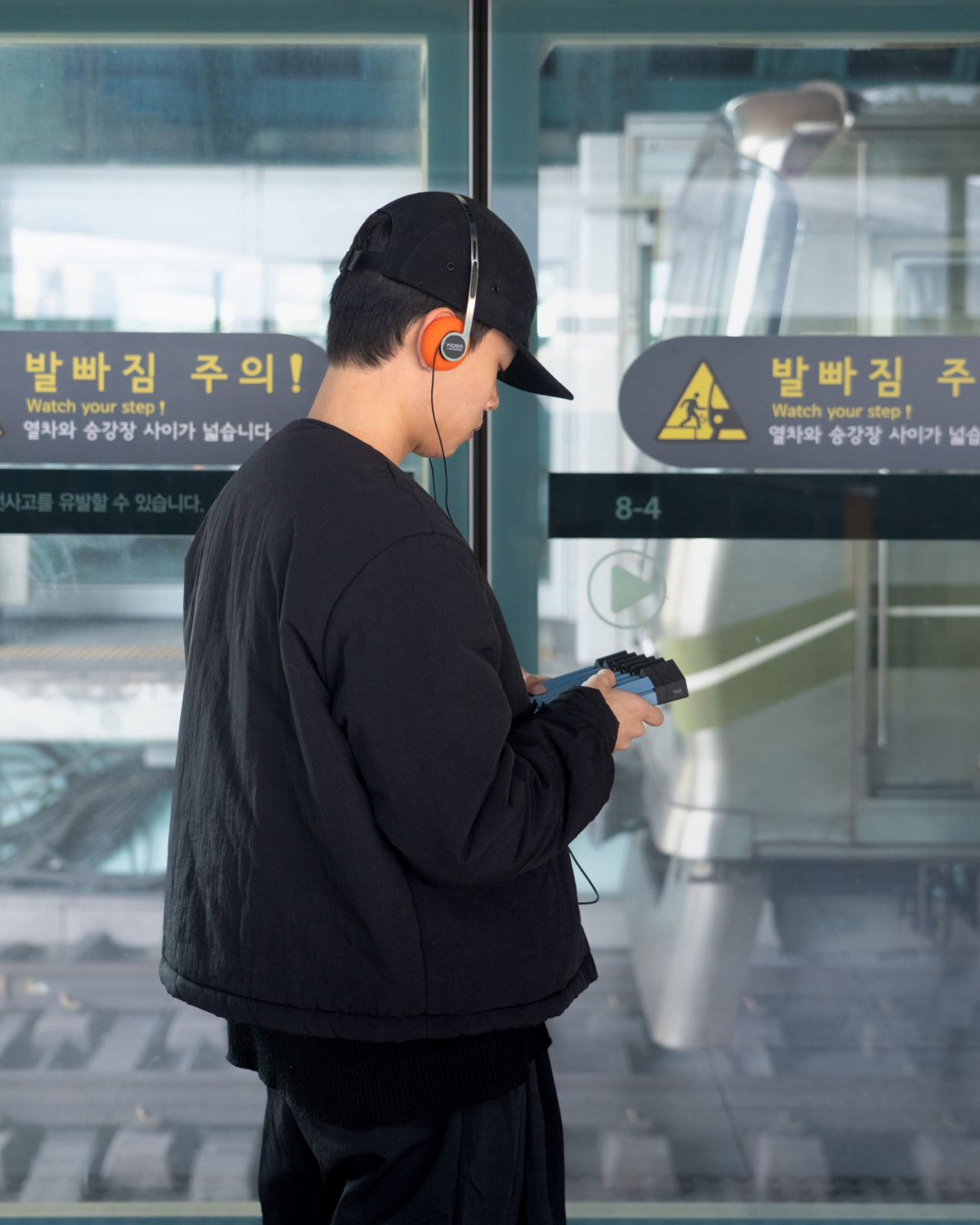 Everglow AI，Music sketchbook，Concept product，electronic product，