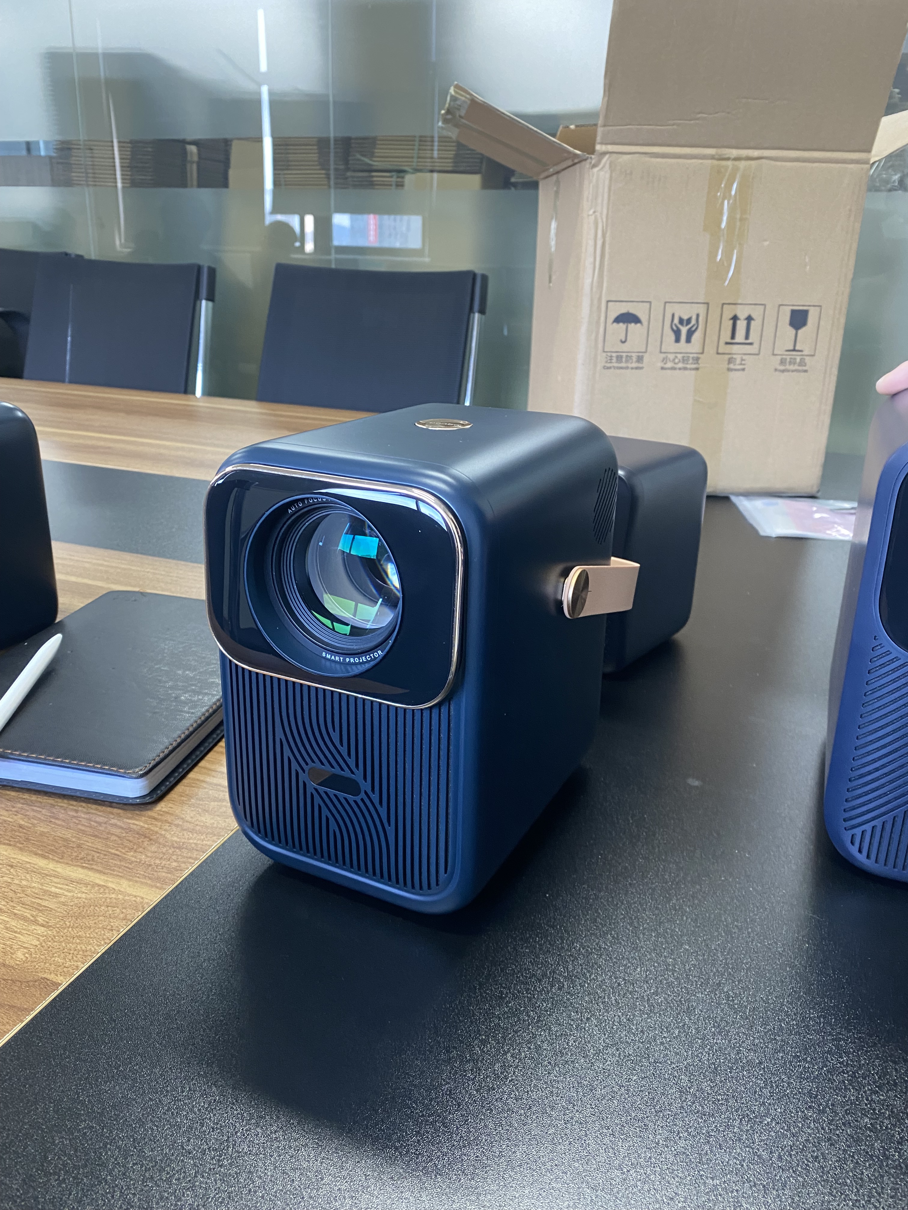 Projector，curiosity，