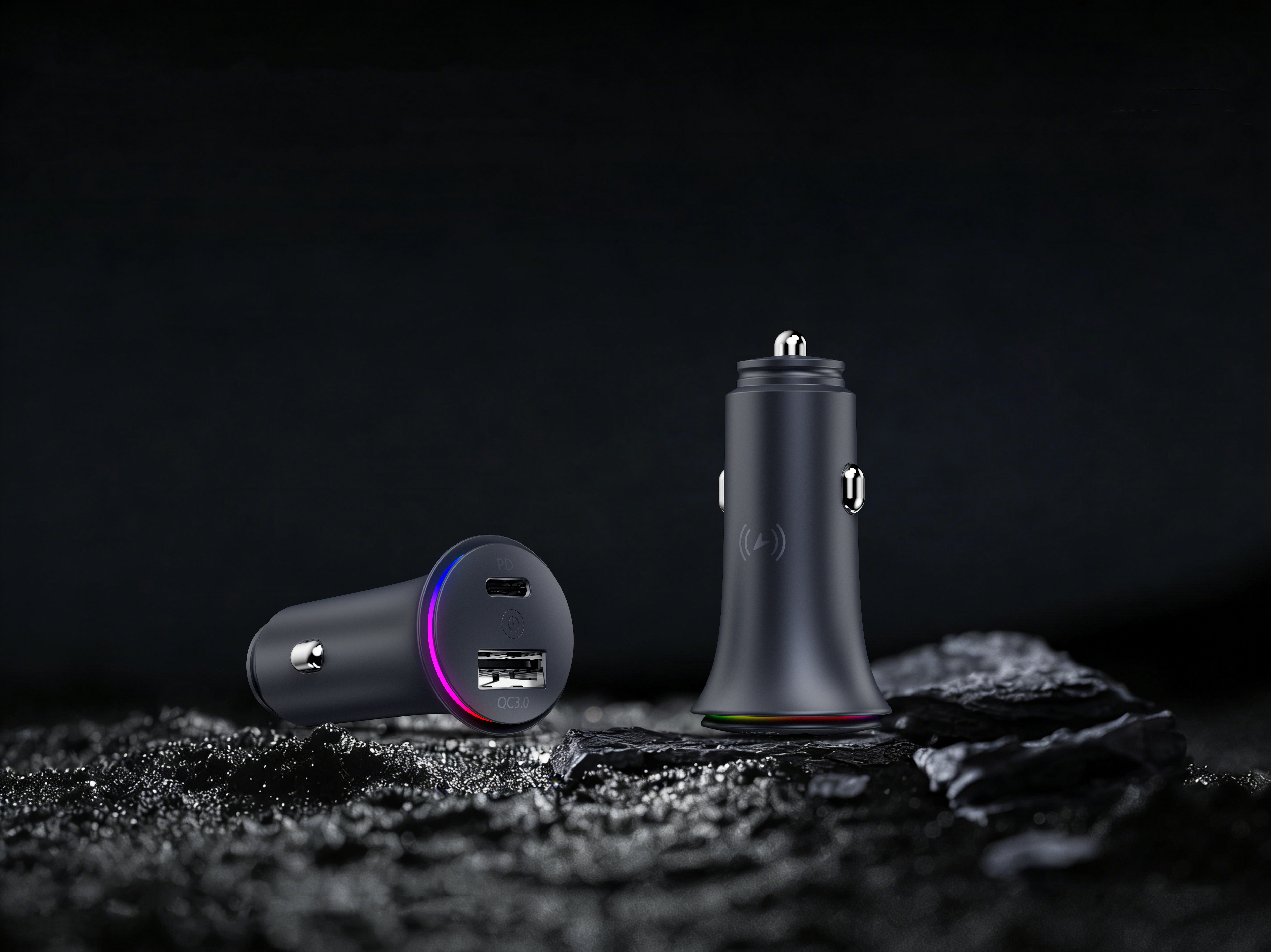 Car charger with tracking locator，