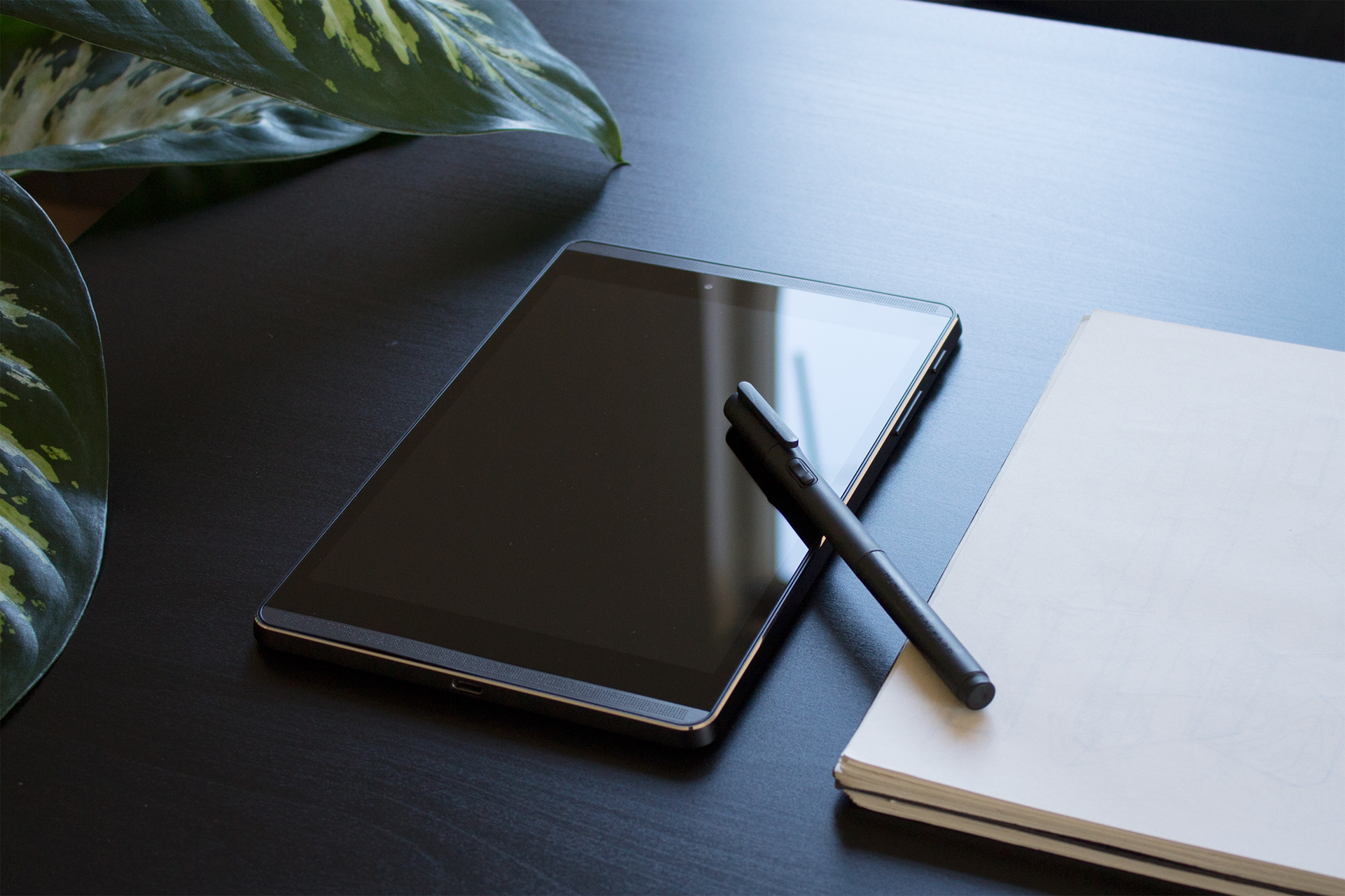 black，to work in an office，Handwriting pen，