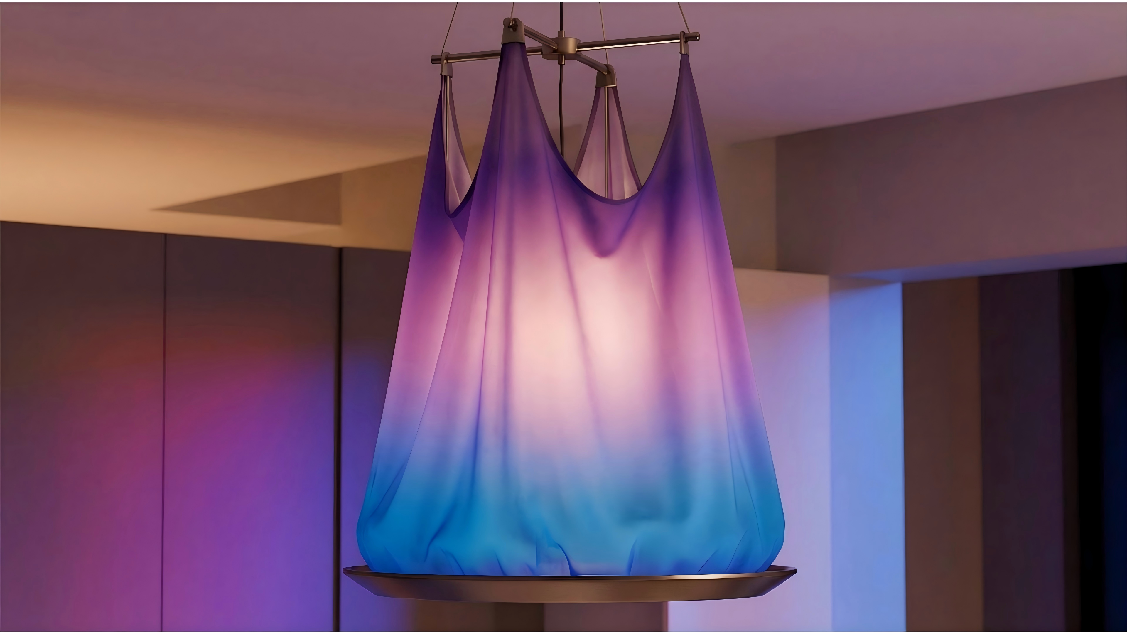 Futuristic fluid art x light luxury silent fusion wind，