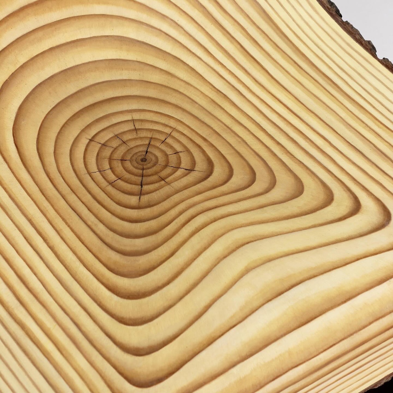 Sculpture of wooden chair，Handicraft art，illusion device，furniture design ，