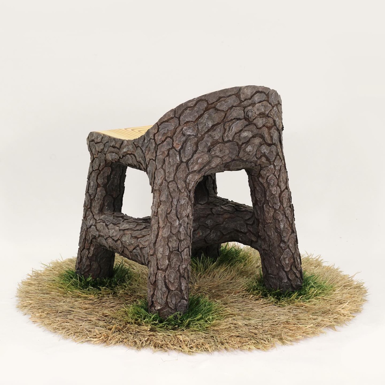 Sculpture of wooden chair，Handicraft art，illusion device，furniture design ，