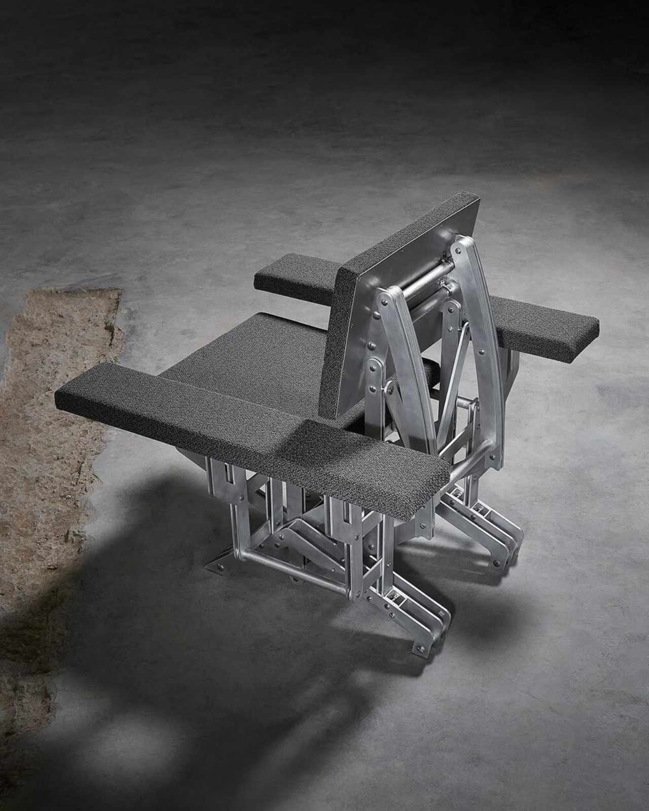 Blooming Furniture，FLOWERING FURNITURE，Dynamic seating，interaction，