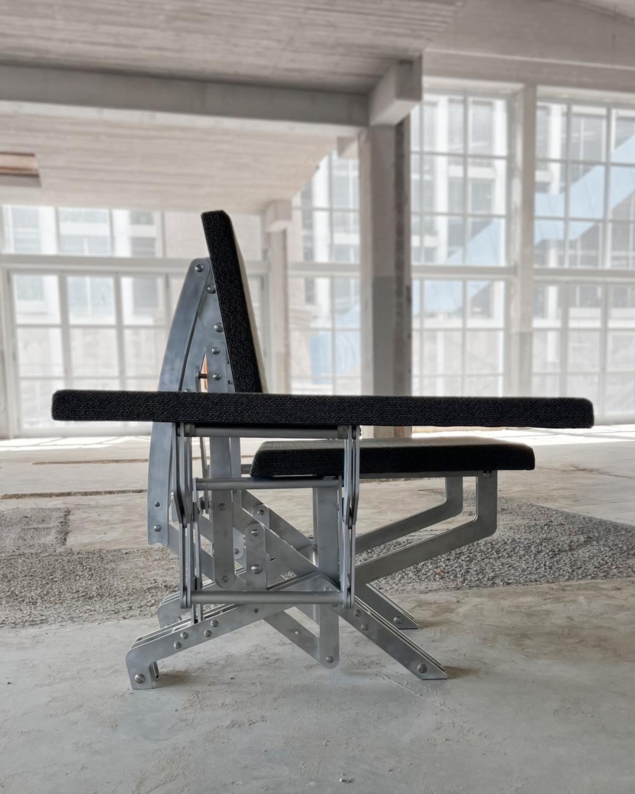 Blooming Furniture，FLOWERING FURNITURE，Dynamic seating，interaction，