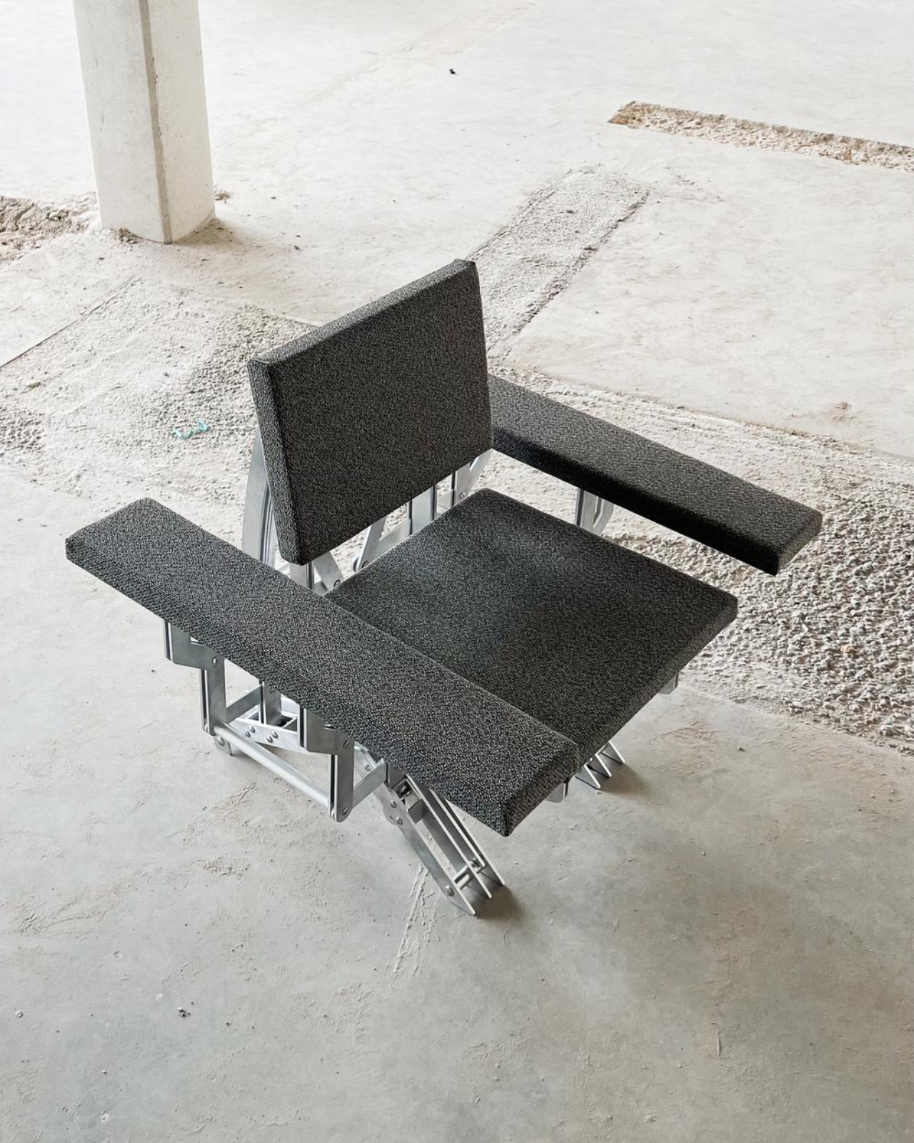 Blooming Furniture，FLOWERING FURNITURE，Dynamic seating，interaction，