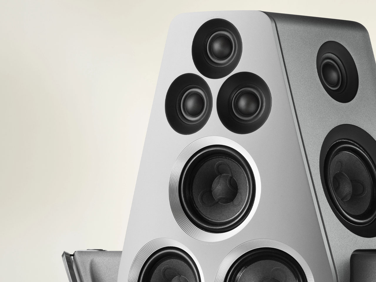 Bang & Olufsen，Bang & Olufsen，Flagship Speaker，Flagship Speaker，Landing sound，Landing sound，Centennial Birthday，Centennial birthday，Beolab 90 Titan，Beolab 90 Titan，