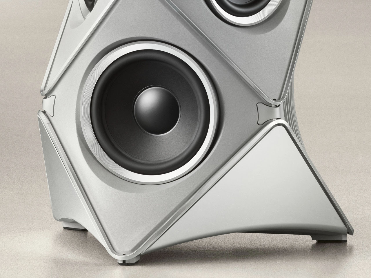 Bang & Olufsen，Bang & Olufsen，Flagship Speaker，Flagship Speaker，Landing sound，Landing sound，Centennial Birthday，Centennial birthday，Beolab 90 Titan，Beolab 90 Titan，