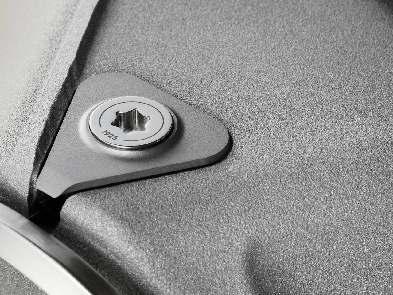 Bang & Olufsen，Bang & Olufsen，Flagship Speaker，Flagship Speaker，Landing sound，Landing sound，Centennial Birthday，Centennial birthday，Beolab 90 Titan，Beolab 90 Titan，